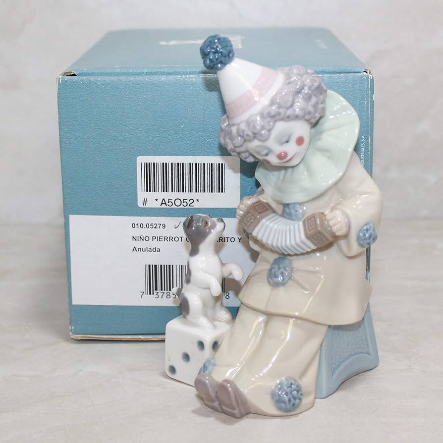 Amazon.com: Lladro Figurine: 5279 Pierrot with Concertina