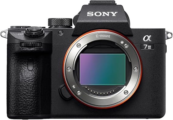 Sony Alpha a7 III Full-frame Mirrorless Camera, Kit with 28-70mm Zoom Lens (ILCE-7M3K) (Sony Eurasia Guaranteed)