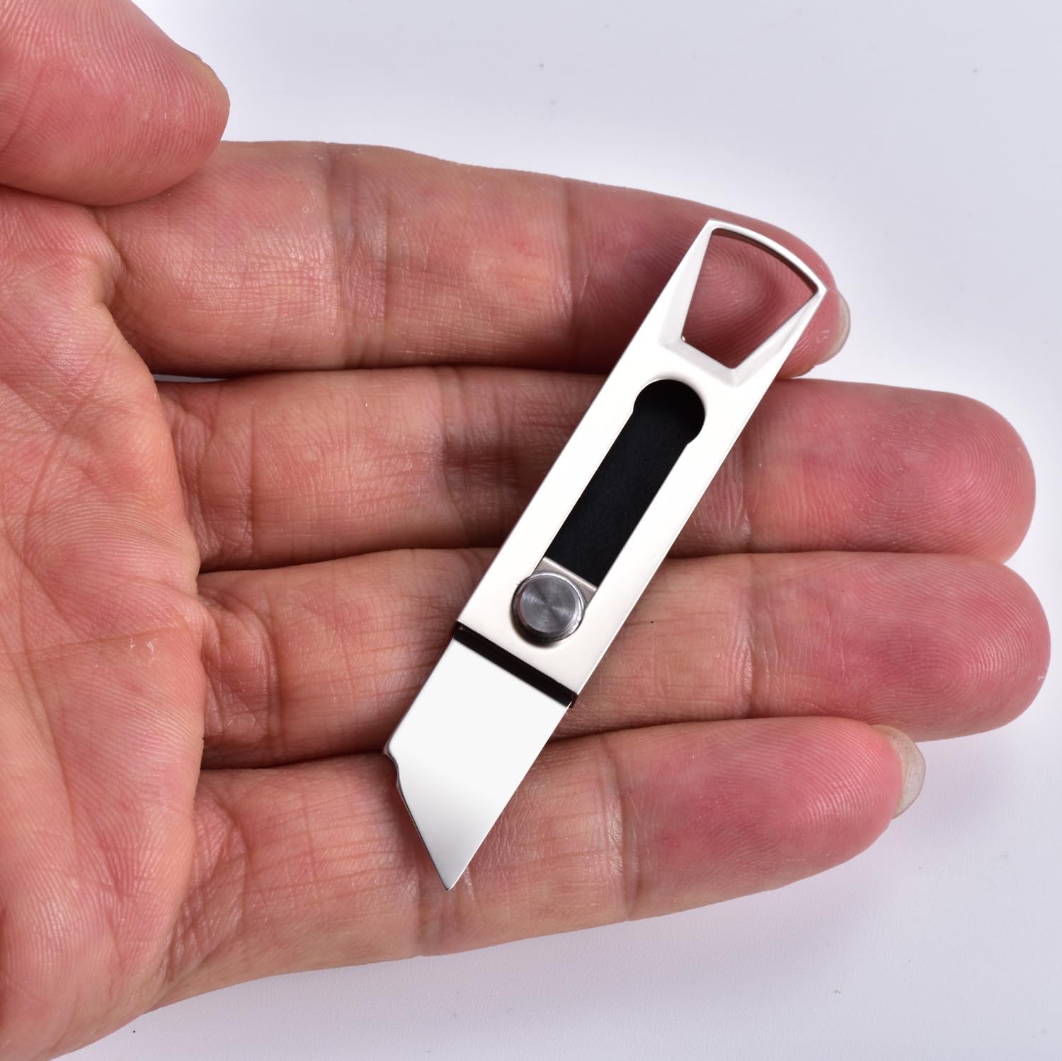 Mini Pocket Knife Keychain, Compact Utility Knife Box Cutter, Smooth Zinc Alloy Handle Perfect for Opening Packages/Boxes