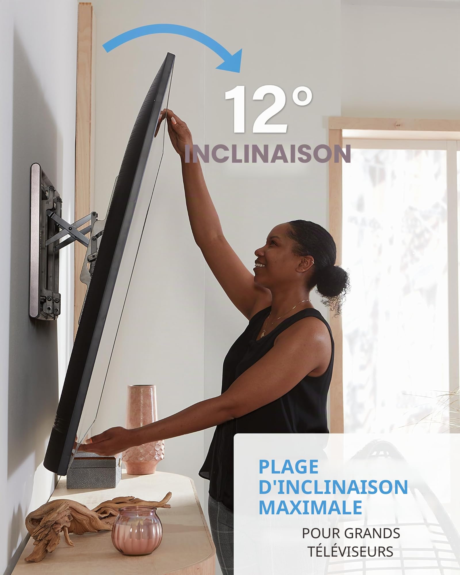 SANUS OLT7 Support mural inclinable 4D pour la plupart des téléviseurs à écran plat de 42 à 228,6 cm – Support universel inclinable pour TV à écran plat de 40,6 cm, 45,7 cm, 228,6 cm, poids maximum 68