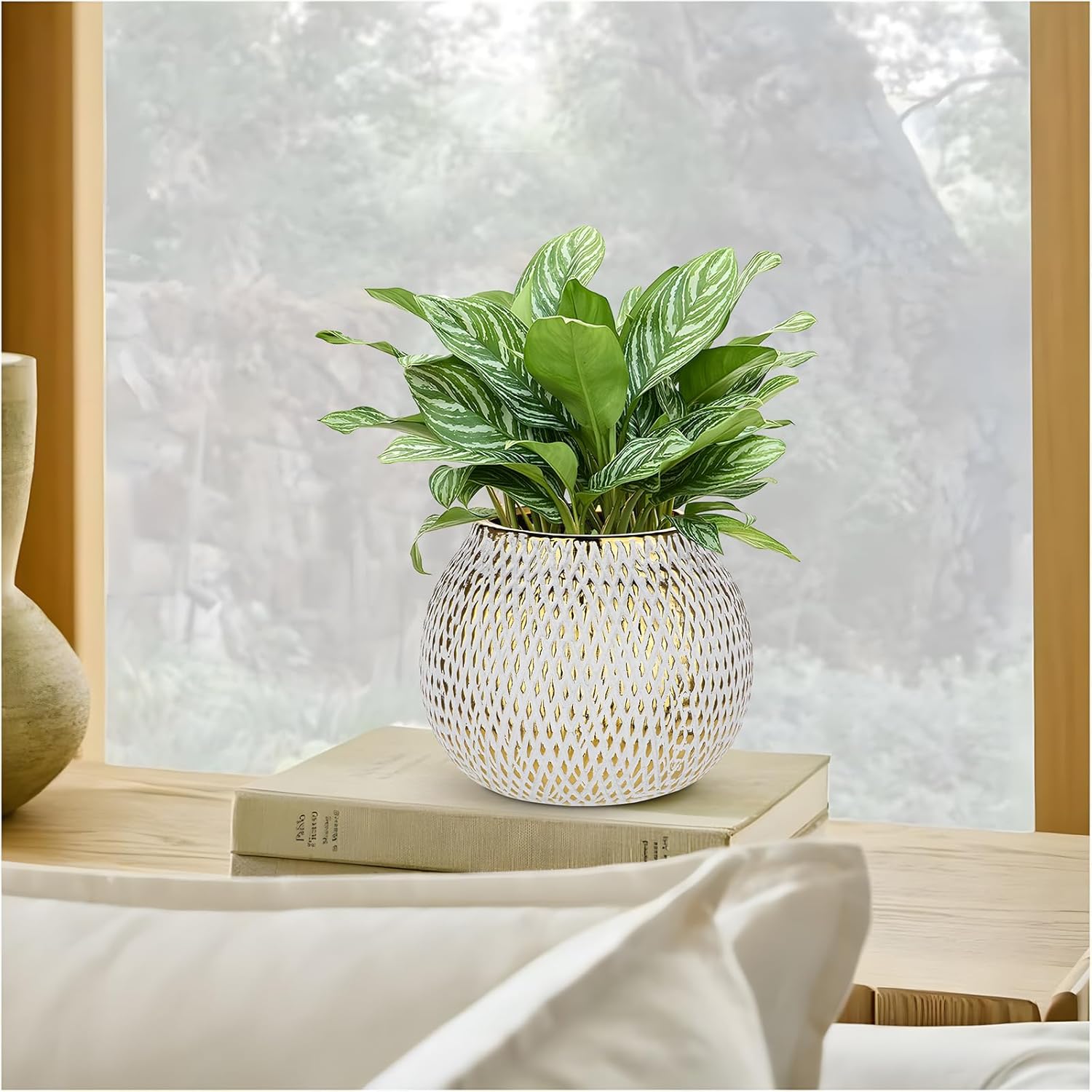 Ceramic Plant Pots for Plants Indoor 6.1 Inch Round Gold and White Flower Pot Gilded Decorative Planter with Drainage Hole and Saucer Modern Ceramic Pot for Succulents Orchids Cactus Herbs Home Decor