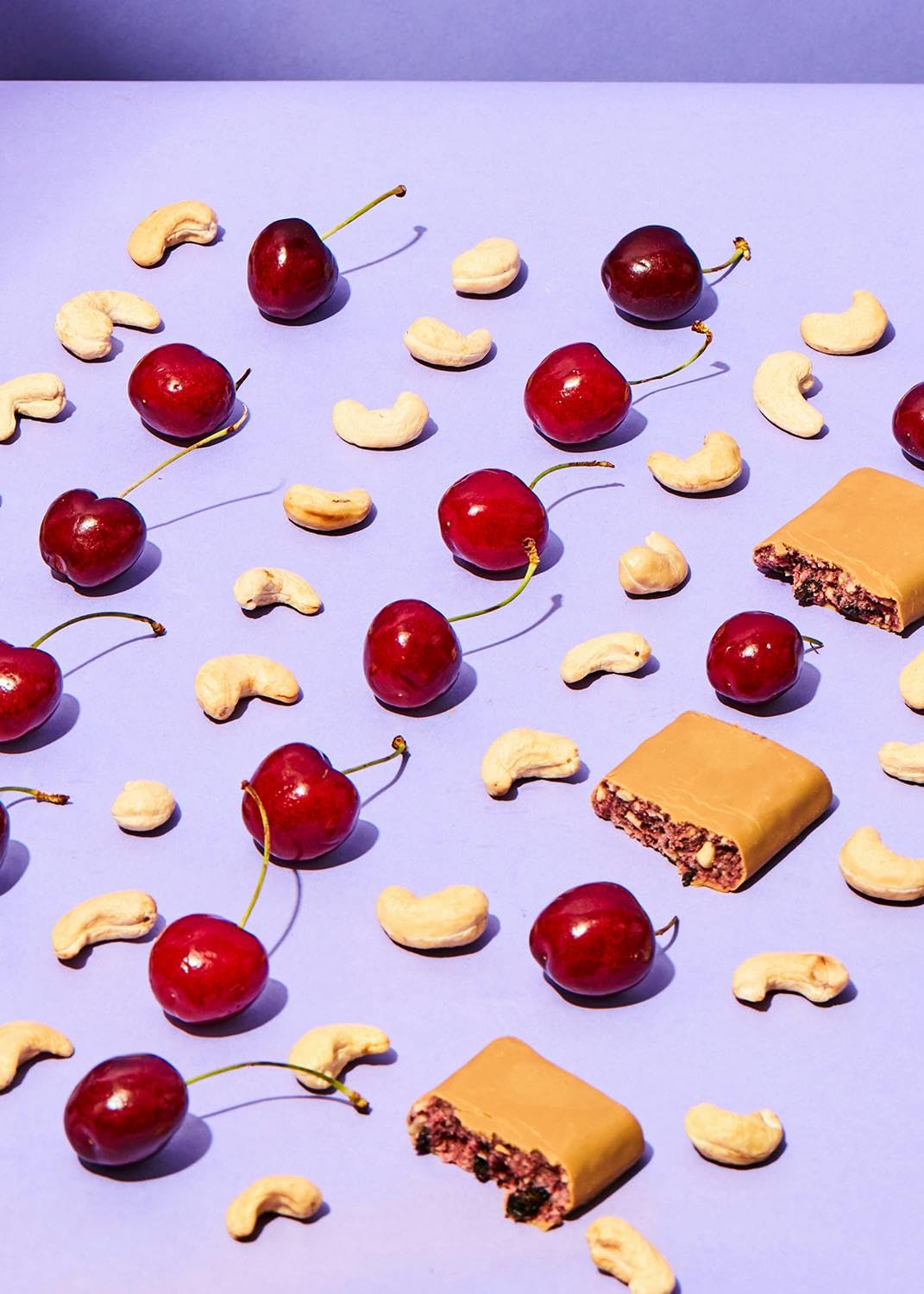 KoRo - Bio Cashewriegel Sauerkirsche 50 g - Für den kleinen Hunger zwischendurch - Bio-Qualität - Helle Schoko-Glasur