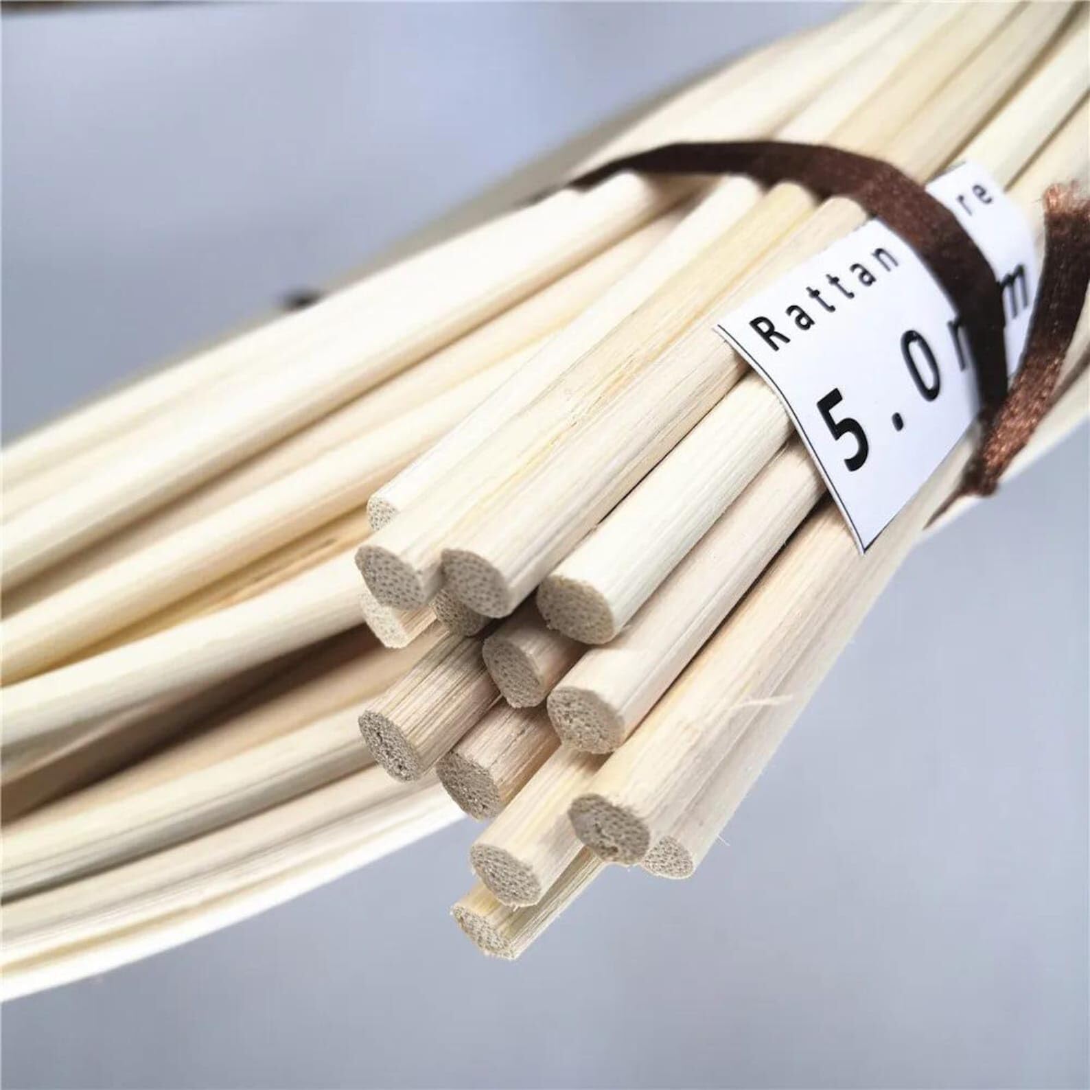 Midollo di rattan Naturale da 3 mm, 500 g – Sezione Tonda, Listello in Rattan per impagliatura, Midollino, Paglia per Cesti, Paglia di Vienna per Sedie,Cesta vimini, Mobili Riparazione - Circa 70 m