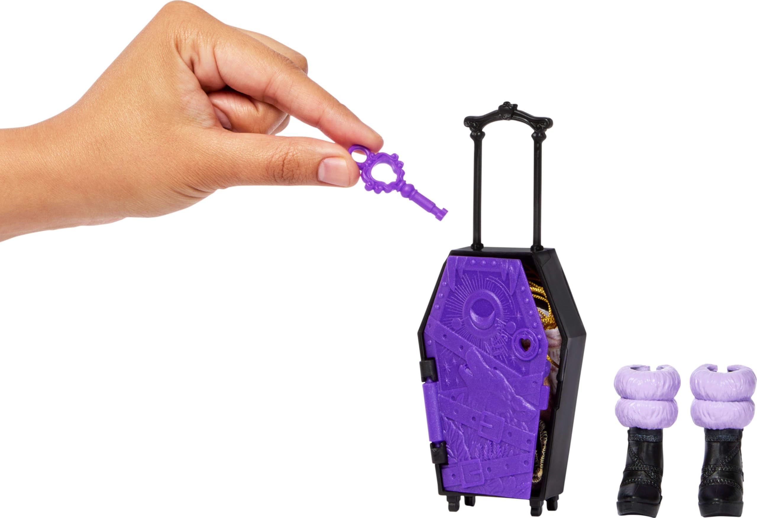 Monster High Monstrueux Secrets Coffret Clawdeen Wolf avec poupée et accessoires, destination : Chalet squelettastique, avec une valise et plus de 19 surprises (vêtements inclus), JMG65