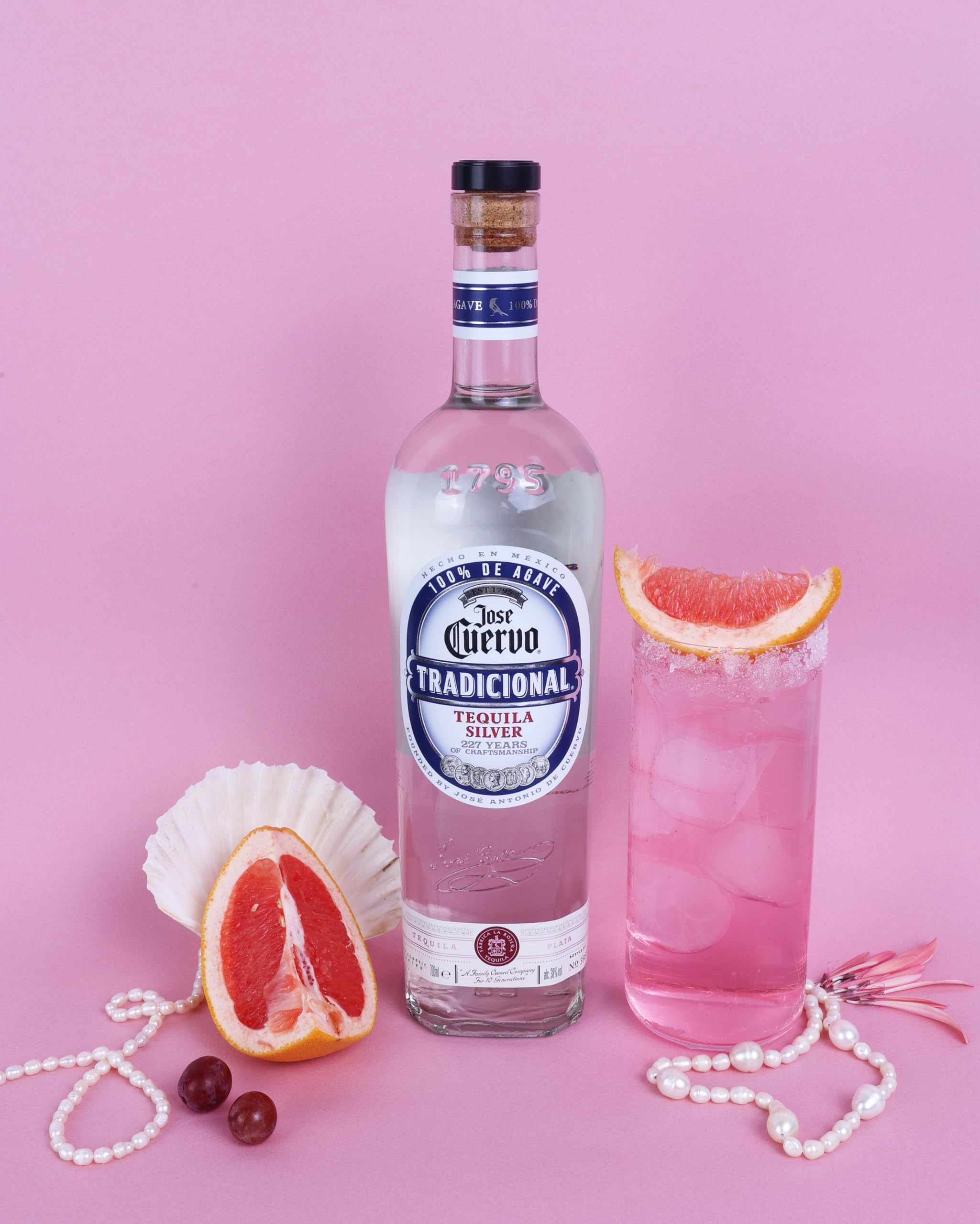 Jose Cuervo Tradicional Silver 70cl - Tequila 100% blue agave, non invecchiato. 40% vol.