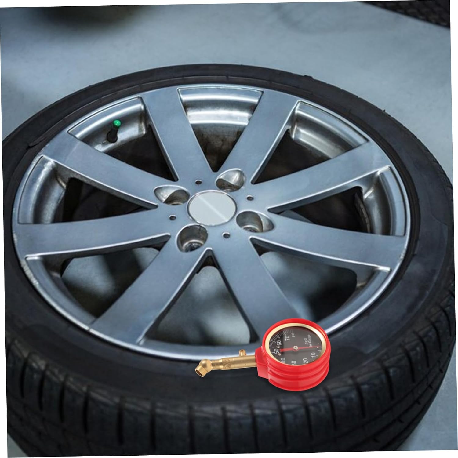Analog Tire Pressure Gauge for Racing and Truck Tires, Brass Rubber