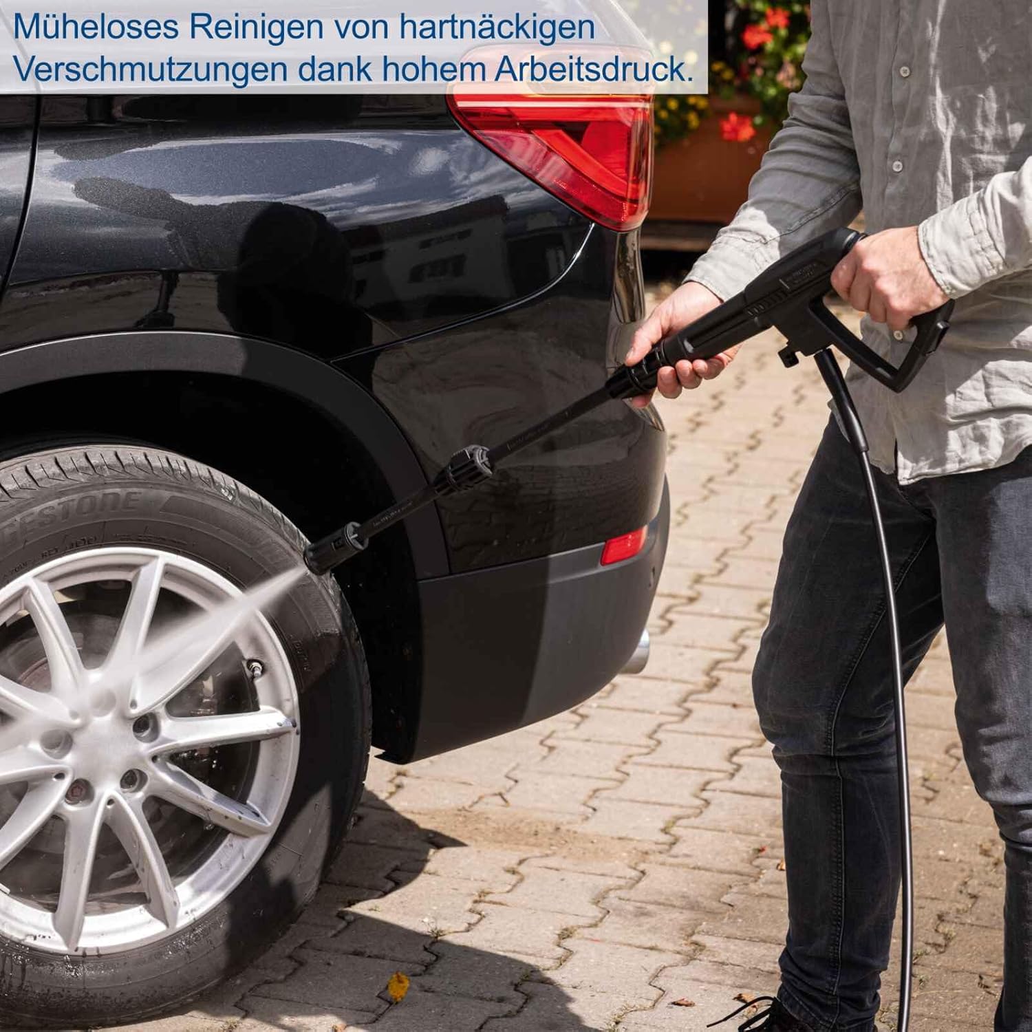 การทำความสะอาดล้อรถด้วยเครื่องฉีดน้ำแรงดันสูง