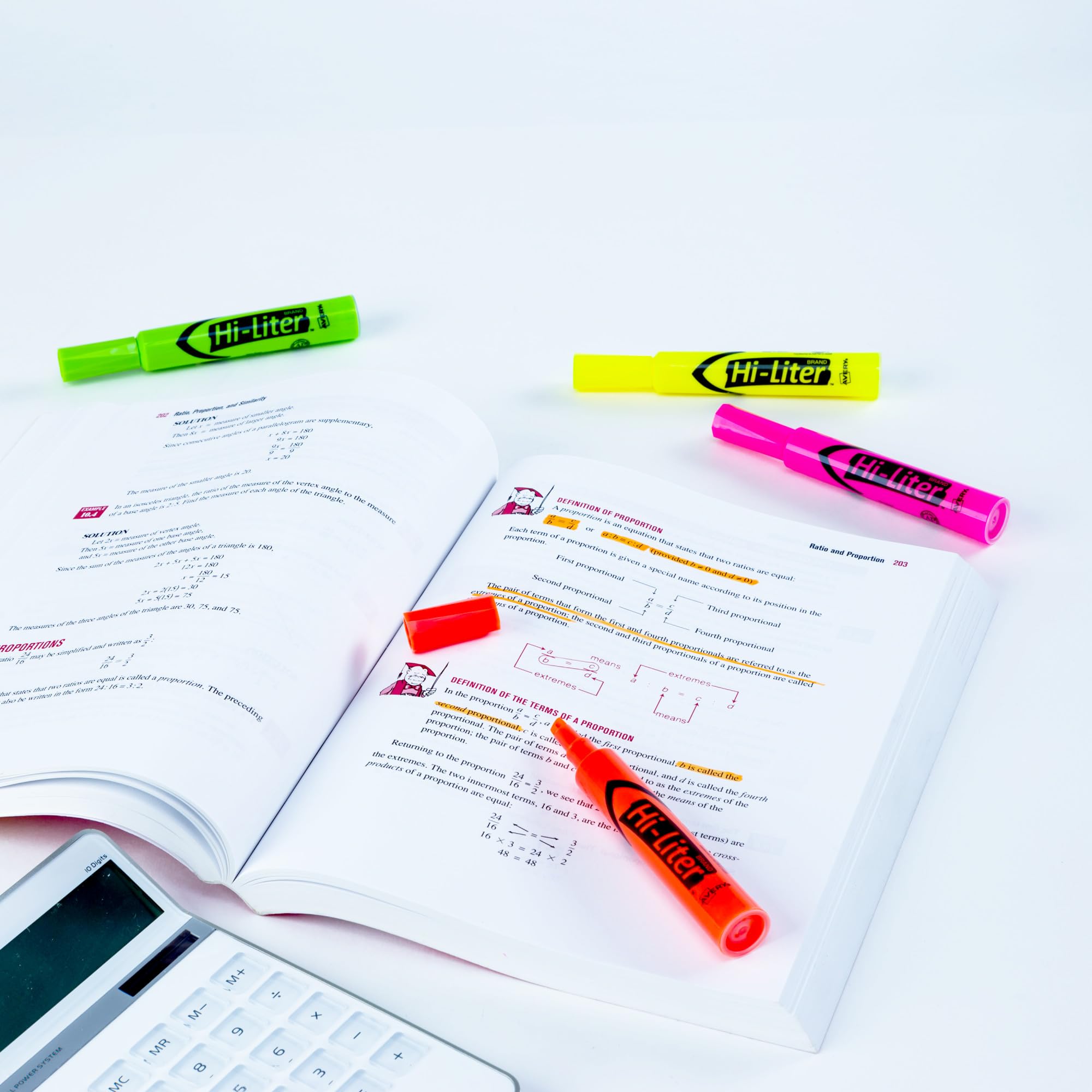 Avery Desk Style Highlighters venduto in confezioni da 6