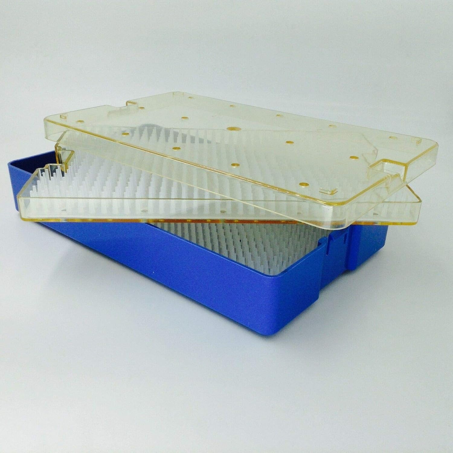 Plateau de stérilisation pour instruments chirurgicaux ORL