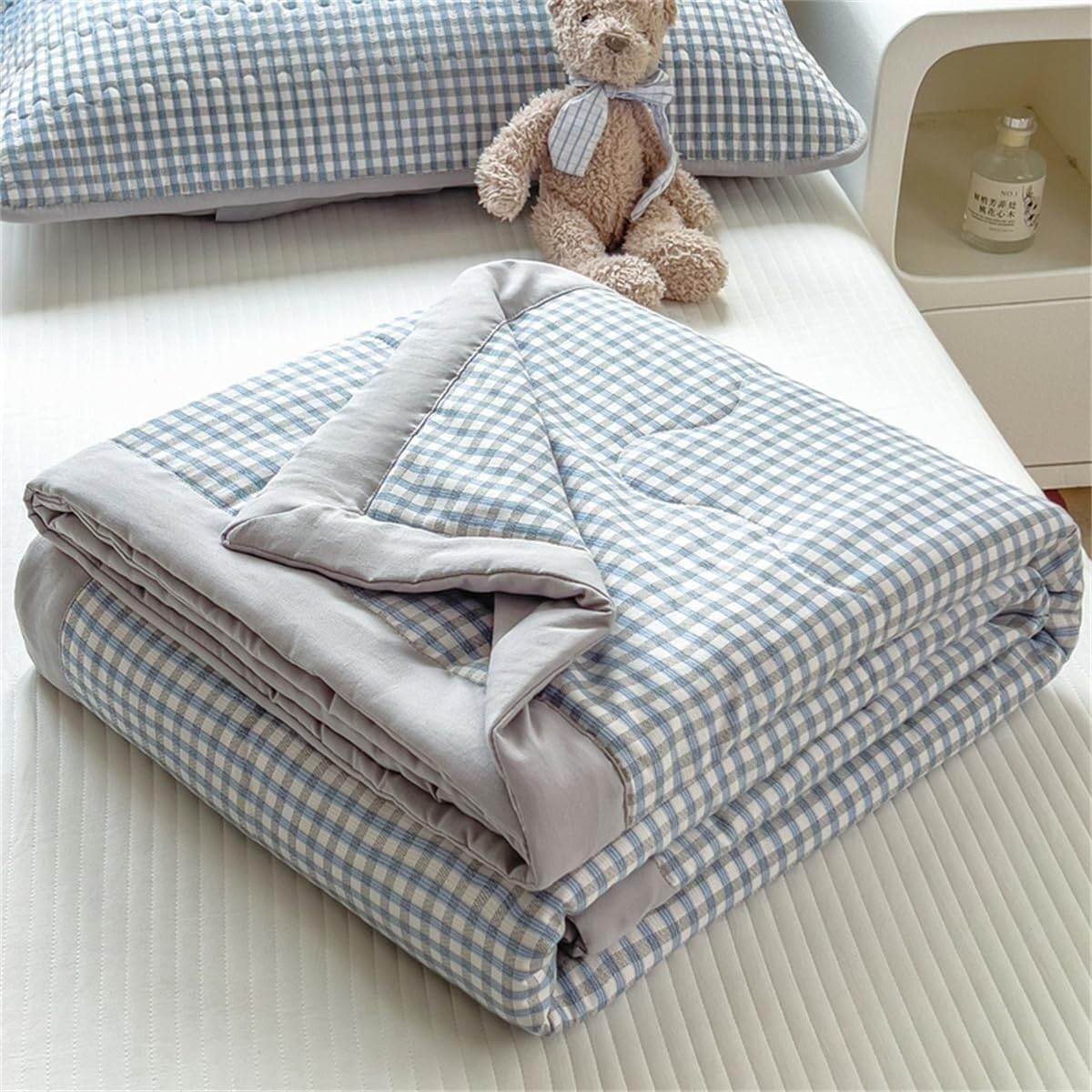 VUIKLCty Modern And Elegant Quilted Bedspread Summer Cooling Blanket, Machine Washable(Blue Plaid,200x230cm)
