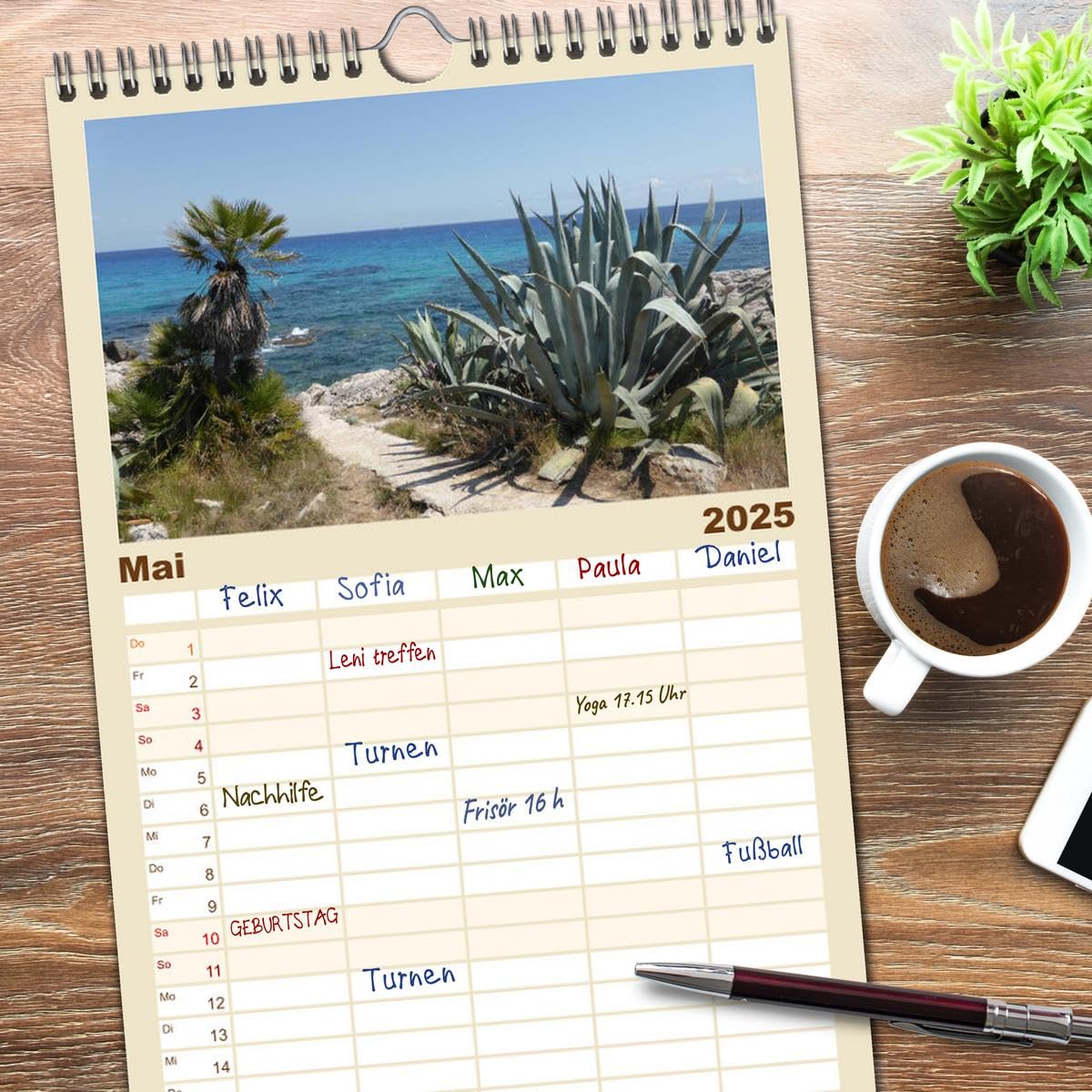Familienplaner 2025 - Cala Ratjada mit 5 Spalten (Wandkalender, 21 cm x 45 cm), CALVENDO: Bei Cala Ratjada findet man schöne Buchten und genießt den ... der ursprünglichen Insel.. (CALVENDO Natur)
