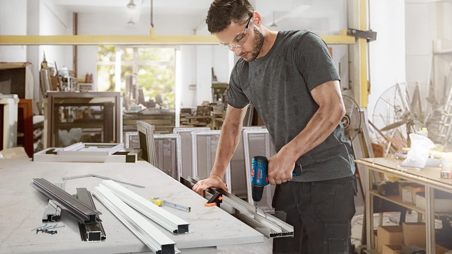 Bosch Professional GSR 120-LI Akülü Delme Vidalama Makinesi (12 Volt, 2 x 2,0 Ah Akü, Şarj Cihazı, Yumuşak/Sert Tork: 14/30 Nm; Plastik Çanta)