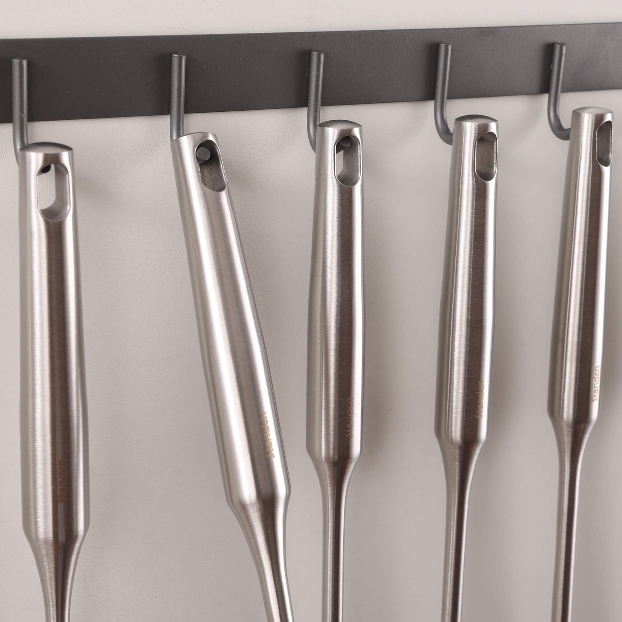 Standcn Küchenutensilien-Set aus 304 Edelstahl, 9-teiliges Metall-Kochwerkzeug-Set mit Fleischgabel, massivem Löffel, Schlitzlöffel, Spatel, Schöpflöffel, Schaumlöffel, Spaghettiheber, großer Löffel