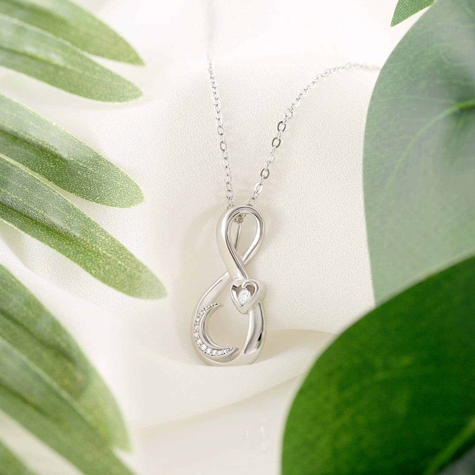 KnSam Collar de plata para hombre con colgante, cadena de plata para hombre, con 8 corazones y luna de circonitas, chapado en oro, joyas para mujeres y niñas, plata, Cobre