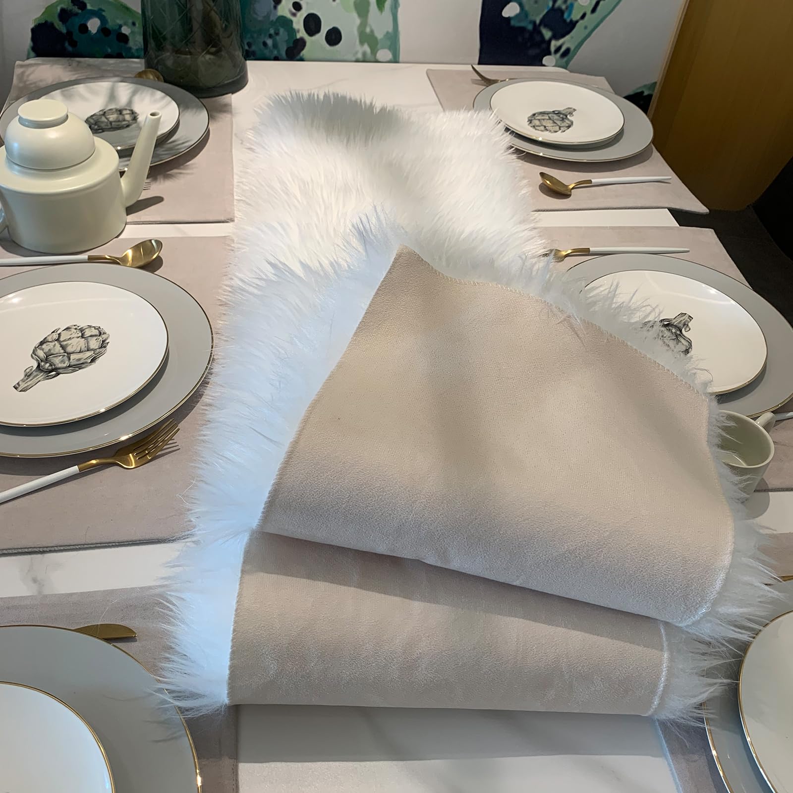 Kunstfell Tischläufer,Fell Tischläufer Weihnachten Weiß Modern Deko Oster Perfekt für Weihnachten ,Hochzeit Home Esstisch, Schminktisch, Couchtisch (30cm x 180cm) | Weicher, flauschiger weißer Kunstfell-Tischläufer für Weihnachten, Esstischdekoration mit