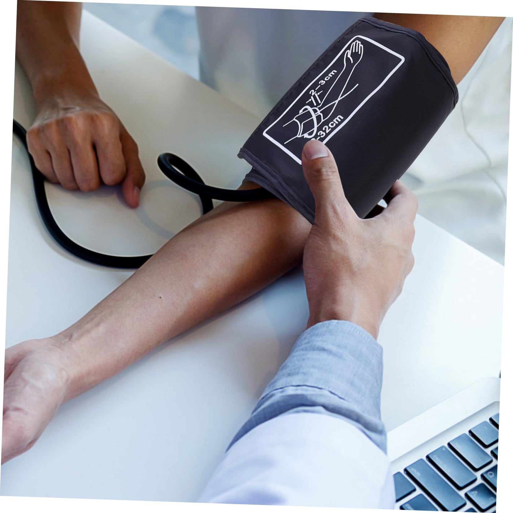 Hemobllo 1Set Tensiometro Elettrico Braccio con Display Monitoraggio Pressione Arteriosa per Uso Memoria Automatica e Facile per Anziani Compatibile