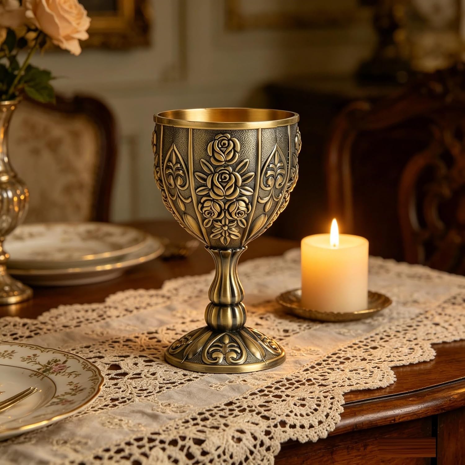 Wine Chalice Goblets, Vintage Embossed Gold Chalice Cup, 3.04oz Gold Goblets, Zinc Alloy Metal Wine Goblet Cup for Decorative Art Craftsmanship and Decoration, 4.1 x 2.5in