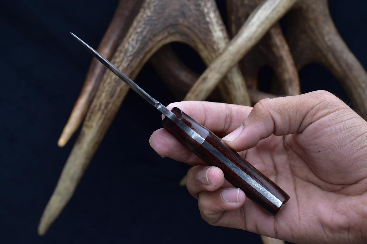 Knives Ranch Handmade Damascus Steel Full Tang 6-1/2" Overall Length Finger Groove Knife with Stabilized Rosewood Handle Fine Quality Horizontal/Cowboy Leather Sheath Snug Fit (3055-IRW) - Image 6