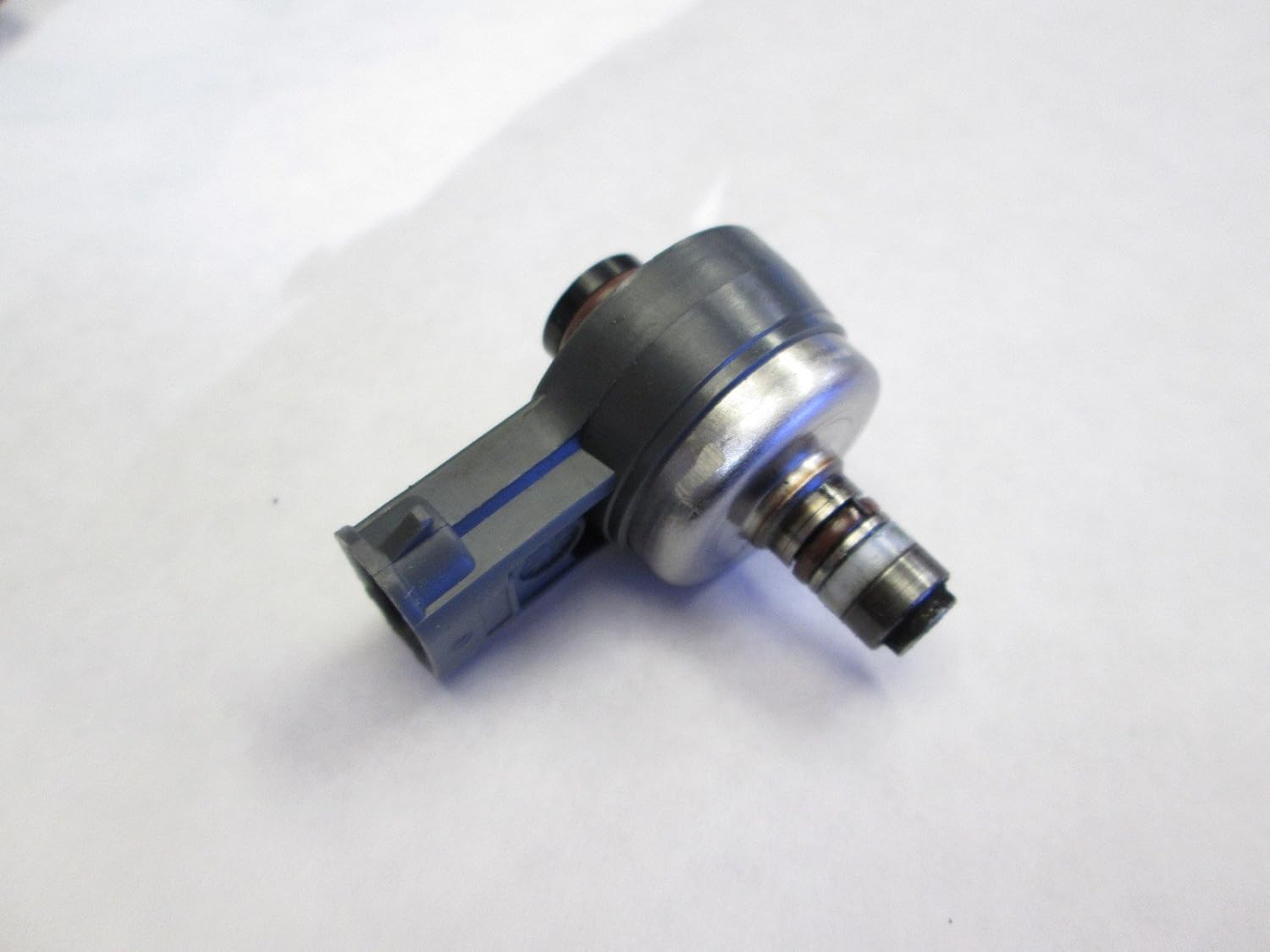 New Mercury Mercruiser Quicksilver OEM Part # 8M6001744 INJECTOR ASM-AIR