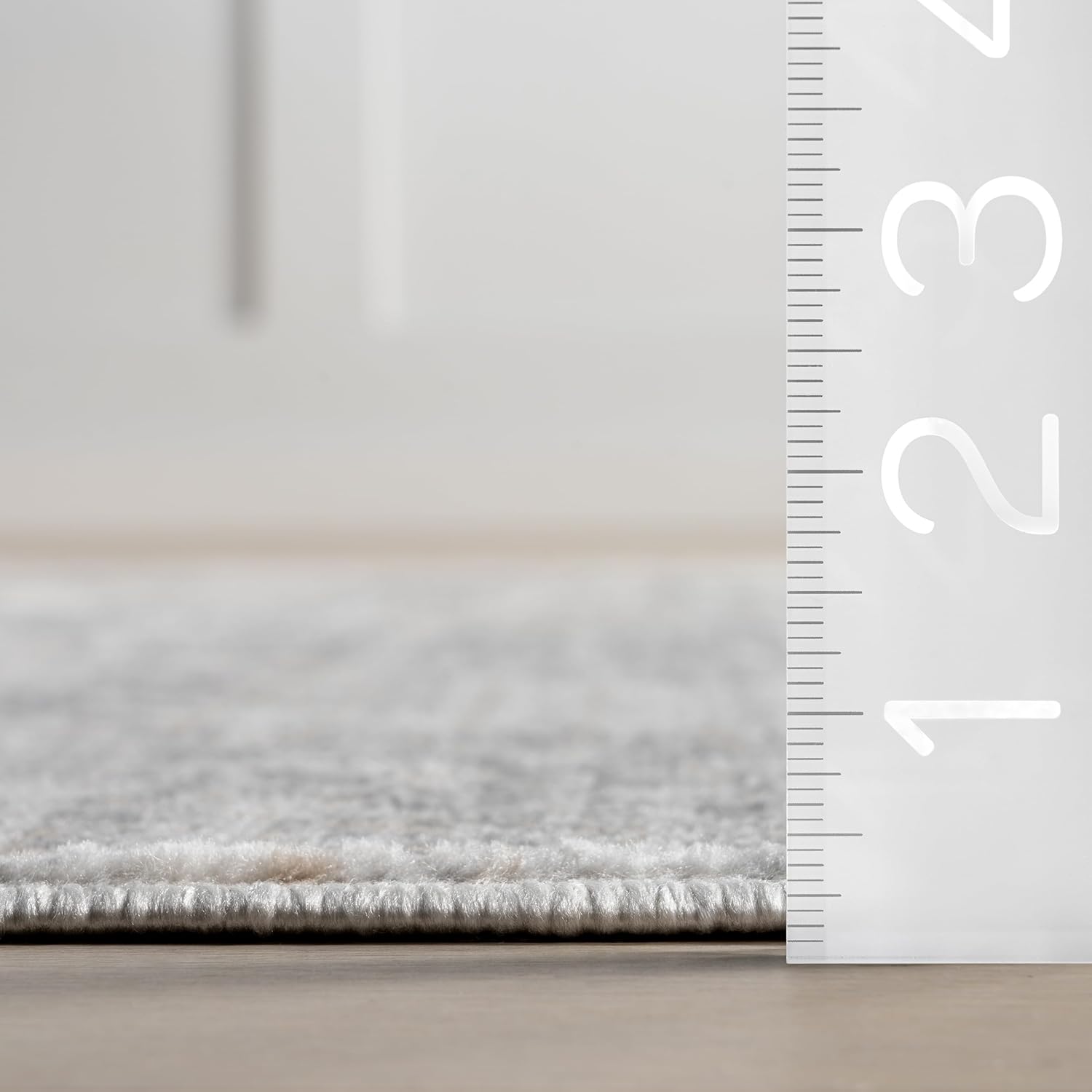 Nuloom Nera Grey/Ivory, 6'7" x 9', Vintage Medallion, Soft and Cozy, High Traffic, Stain Resistant, Easy Clean, Durable Area Rug for Bedroom, Living Room, Dining Space, Den, Foyer, Entryway