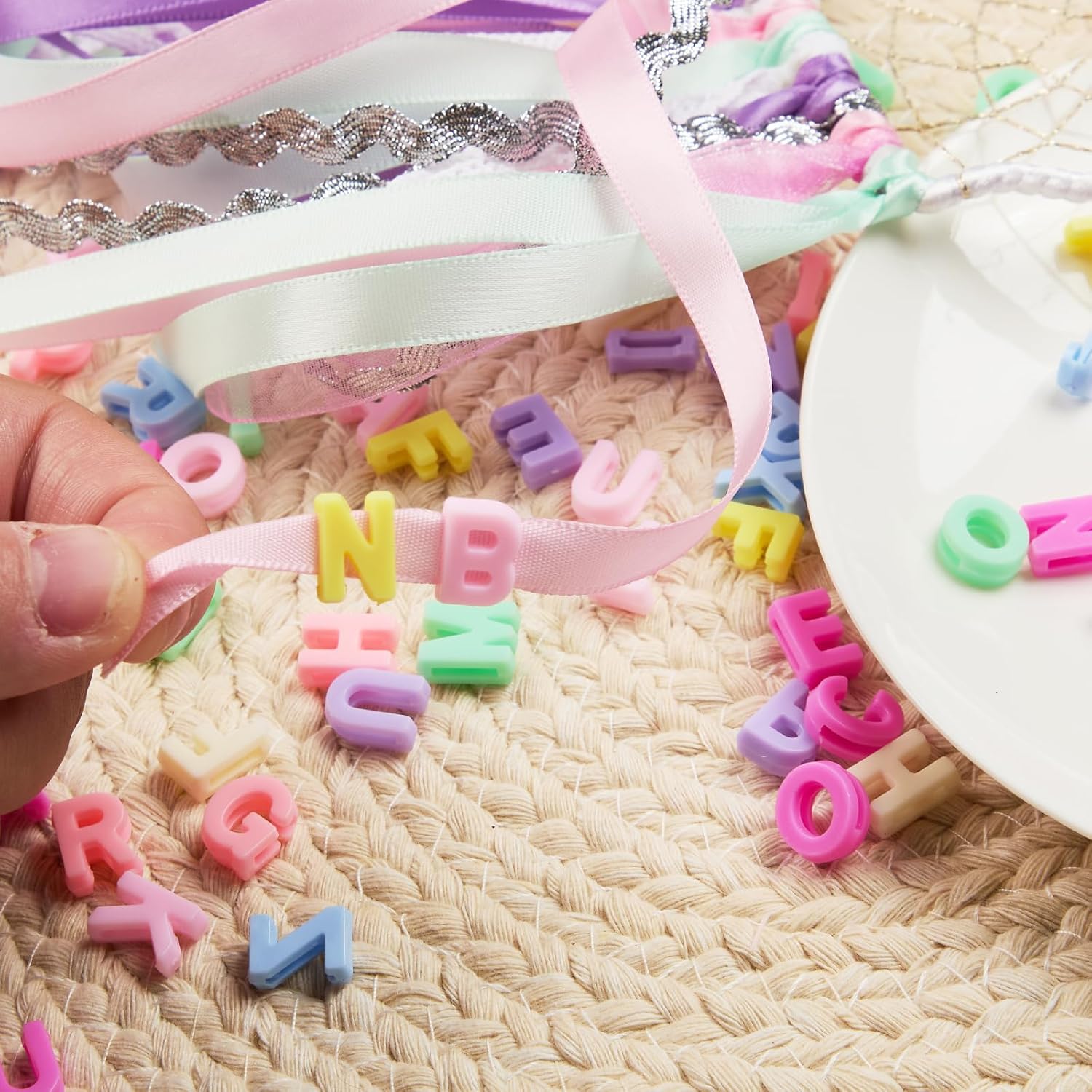 WOLVINA 500Pcs 0.39×0.47 Inch Cream Color Letter Beads - A-Z Mixed Alphabet Shape Beads for Bracelets, Necklaces, Keychains & DIY Crafts