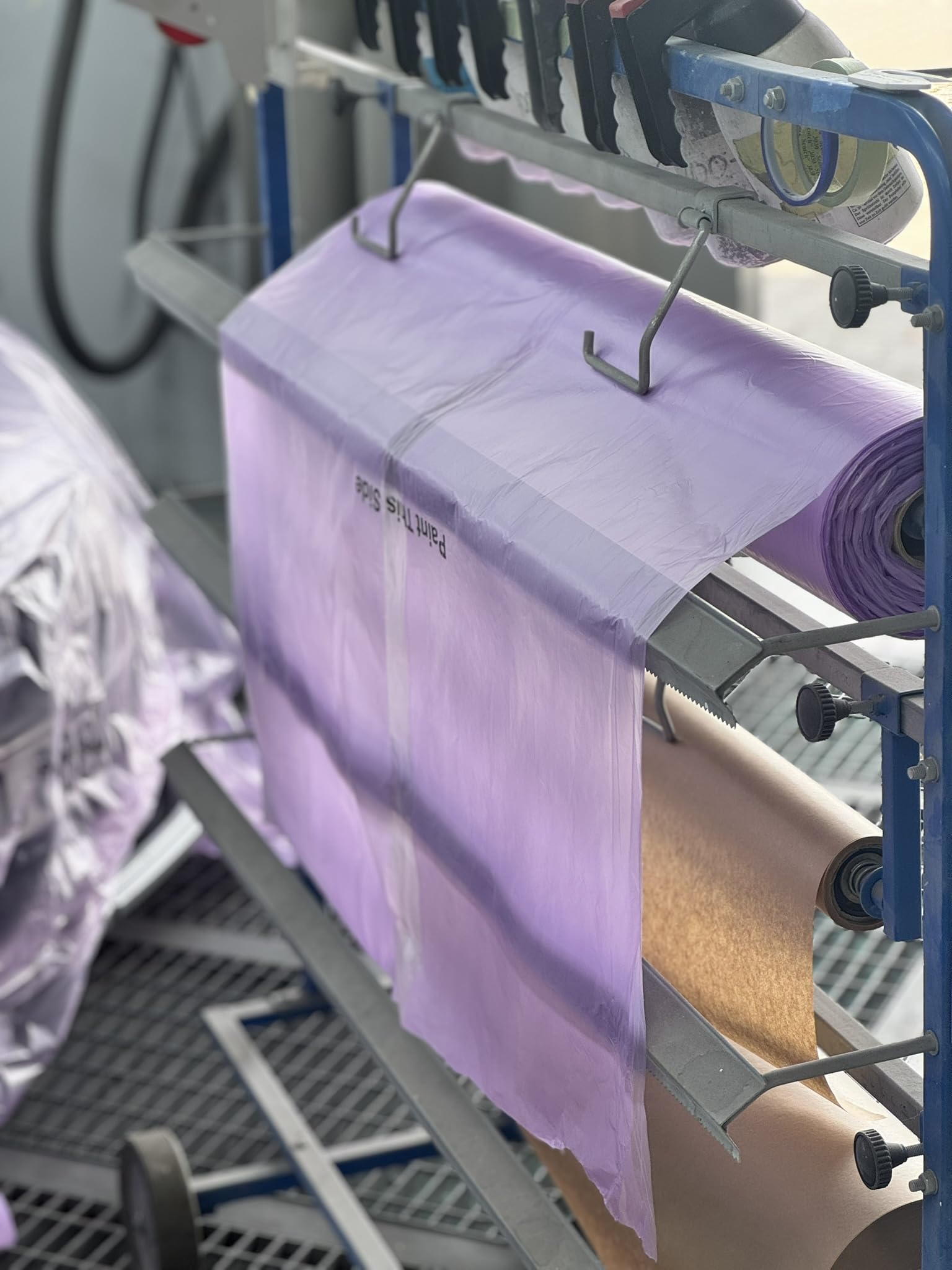 AllorA Profi Abdeckfolie | farbhaftende Lackierfolie | Abdeckmaterial für Lackierarbeiten | Lackierschutzfolie (5m x 120m (10 mμ) lila)