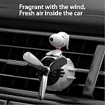 Voiture pilote de chien blanc mignon Air Refroidisseurs, Chien Blanc Air Clips d'aération, Décorations de diffuseur de voiture tournante pilote de dessin animé, Auto Air Conditionneur Clips d'entrée avec 2 Emballages Comprimés de remplacement