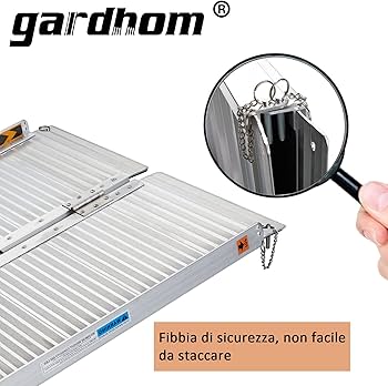 Rampa Di Accesso Per Sedie A Rotelle Per L'entrata Della Strada Residenziale Edifici Multipli E Le Piastrelle Lungo Il Marciapiede 180371016 - Foto 2