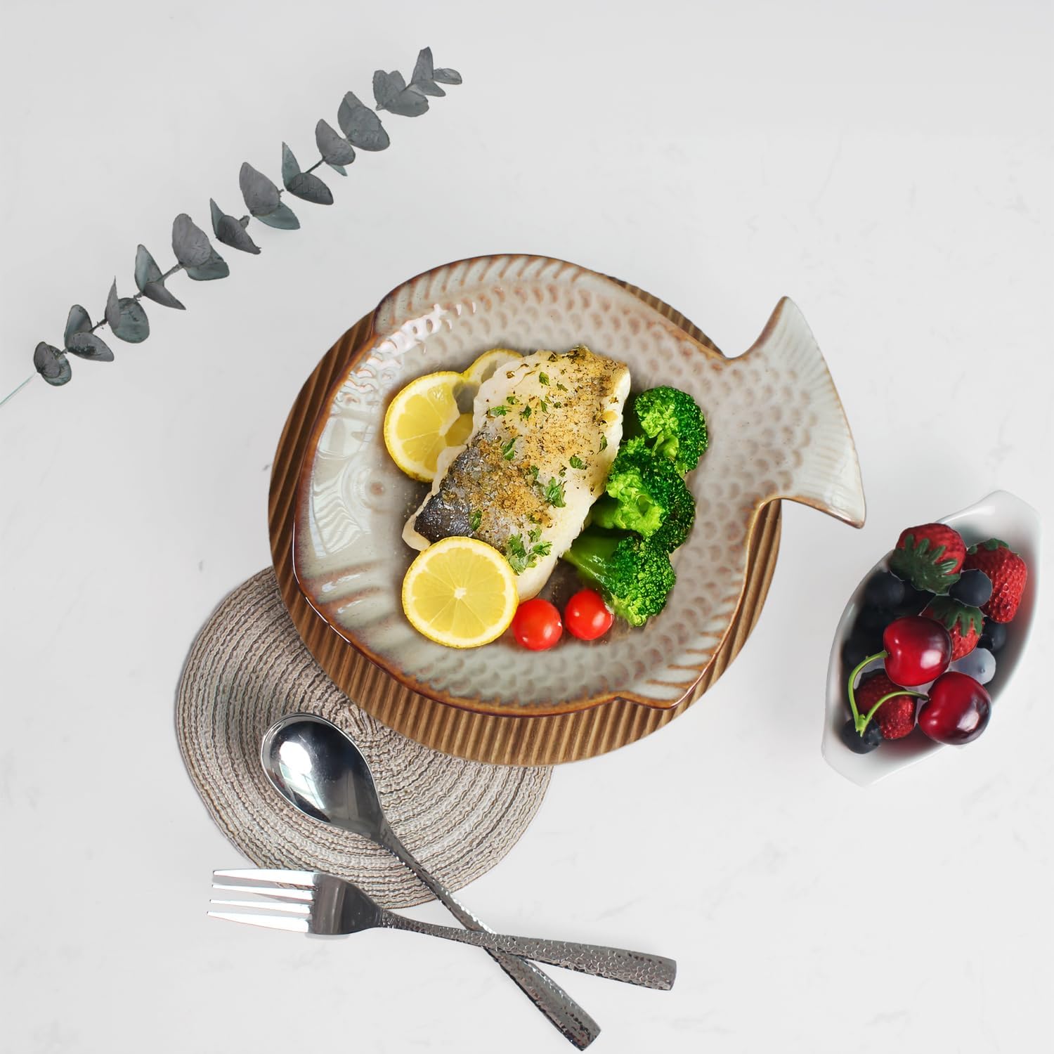 Ceramic Serving Platters, Salad Plate Set of 4, Large Serving Tray for Entertaining, for Snacks, Dessert, Appetizer, BBQ, Dinner Dishwasher Safe, Fish shape 10.2 Inch