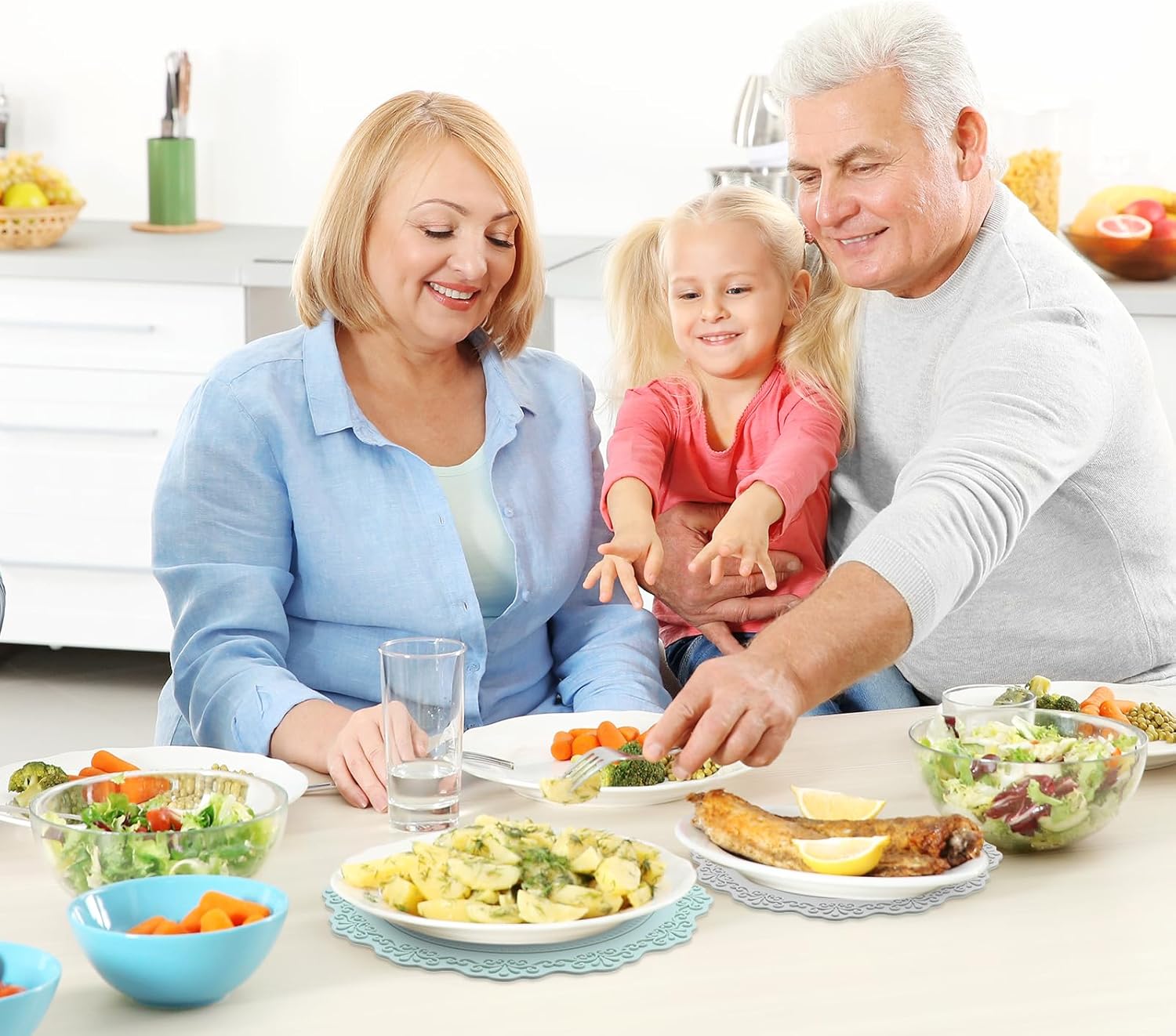 uxcell Round Silicone Placemats Set of 2, 14" Place Mats for Dining Table Heat Resistant Waterproof Oil Proof Kitchen Placemats, Red