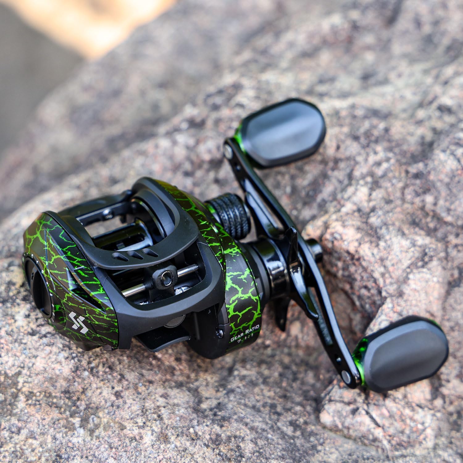 Sougayilang Baitcasting Reel 18LB Carbon Fiber Drag 7.1:1 Baitcasters High-tech Innovation Baitcast Fishing Reels