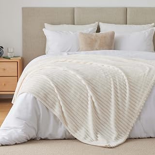 BEDELITE Kuscheldecke Flauschig Deko Decke für Bett, Cremeweiß, 230x270 | Extra