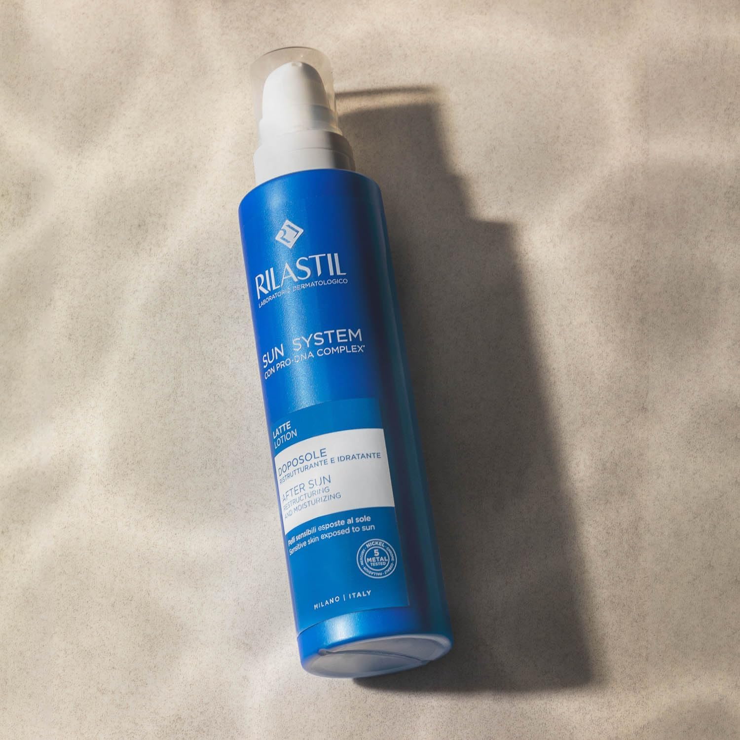 Rilastil Sun System - Leche After Sun que Hidrata la Piel y Mantiene el Bronceado, para Pieles Sensibles, Cuerpo y Rostro, 200 Mililitros