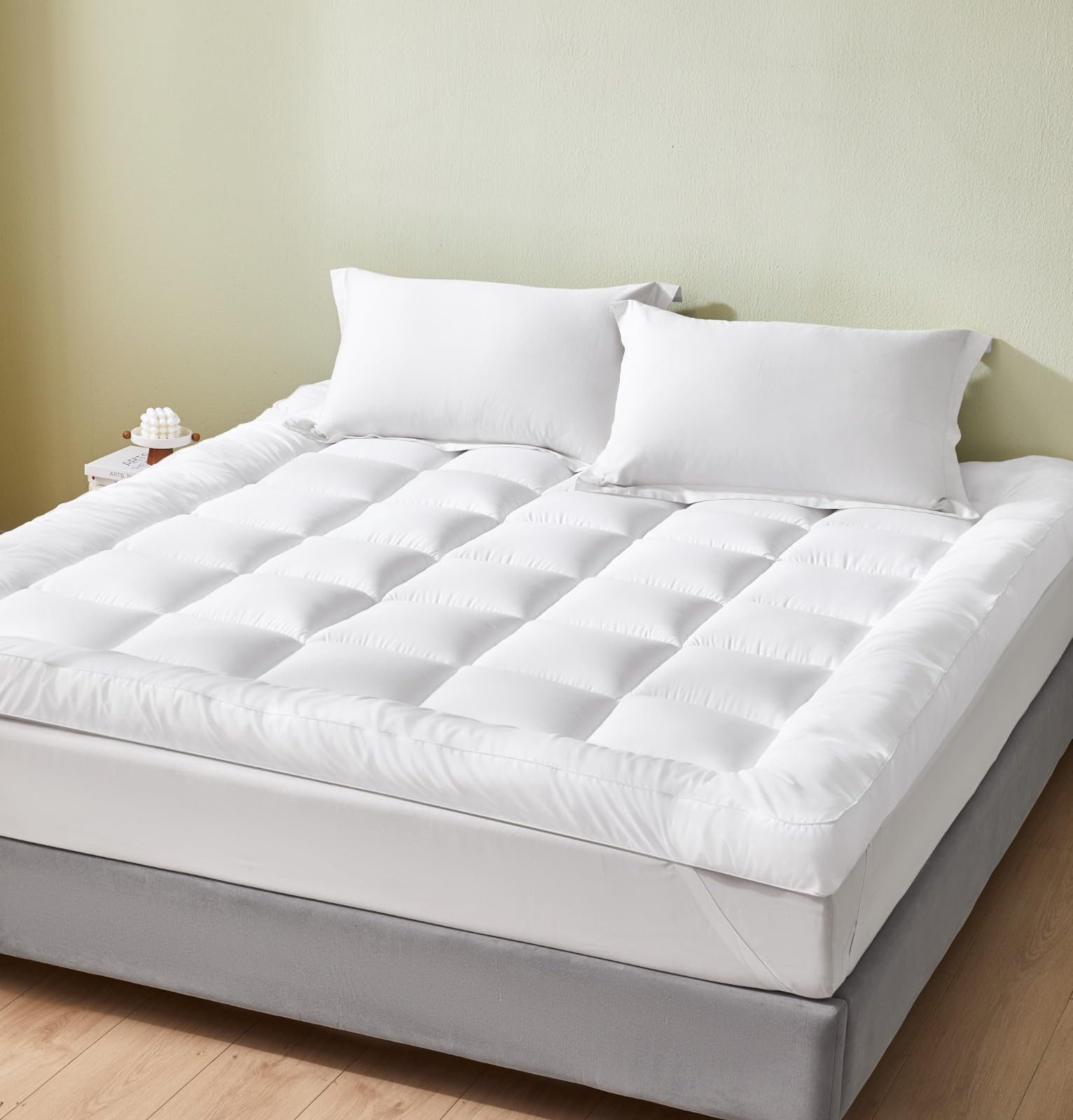 PRIME LINENS Quilted Mattress Topper 10 Cm / 4 inches Thick - Box Stitched Soft Bed Pad with Elasticated Straps, Machine Washable Bed Mattress Topper (Double 135x190+10cm)