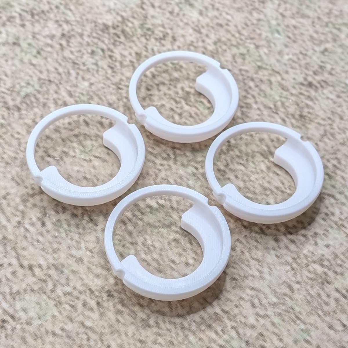 ULEIVA Replacement Clamping Bushing, Pack of 4, White, Compatible with Kermi Henrad Radiator Side Panel - Image 4