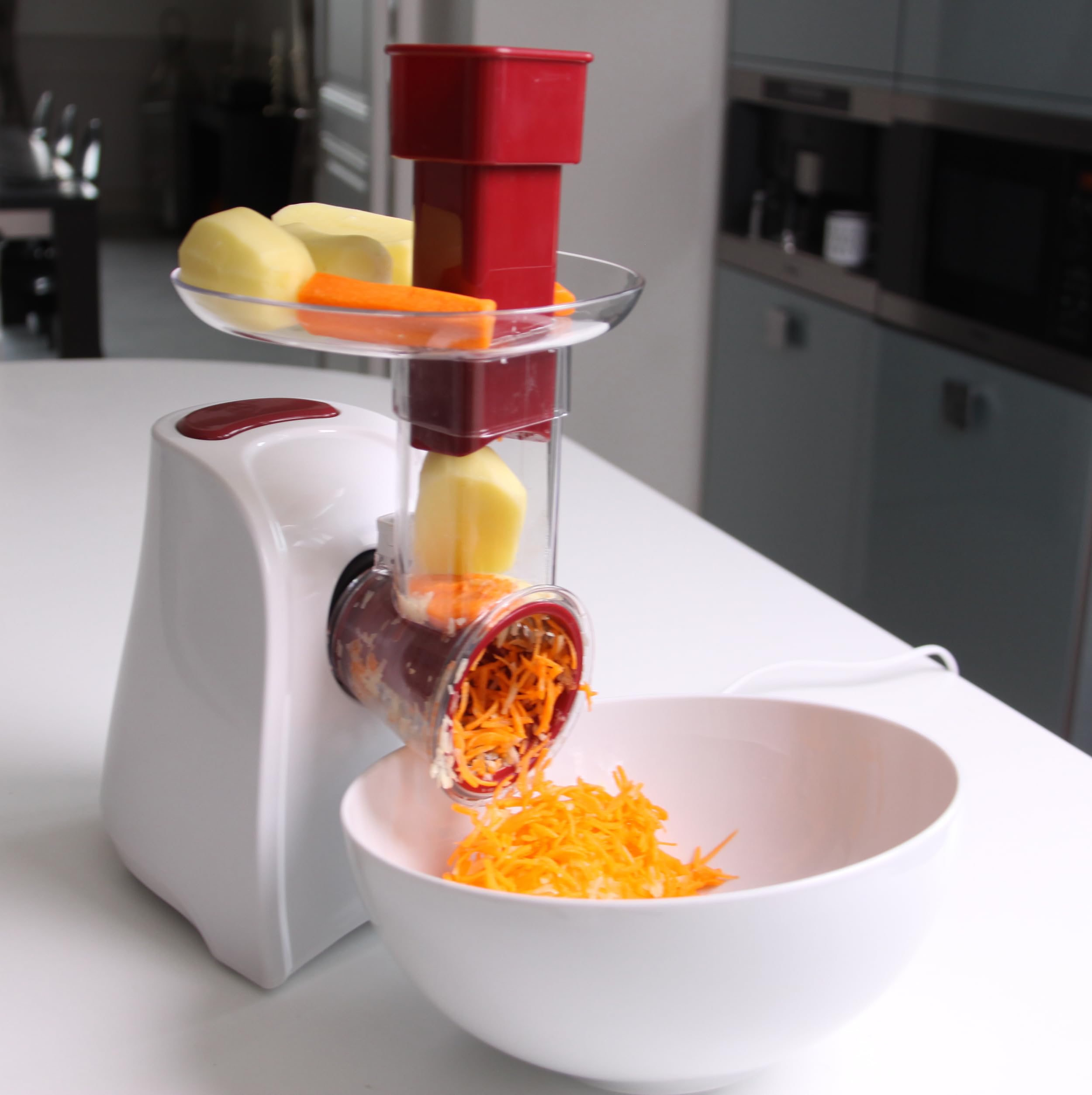LITTLE BALANCE 8701 Easy Veggie, Découpe légumes électrique 4 en 1, Râper émincer trancher gratter, Large plateau sur goulotte, 5 accessoires en acier inoxydable amovibles, 150 W, Blanc/Rouge