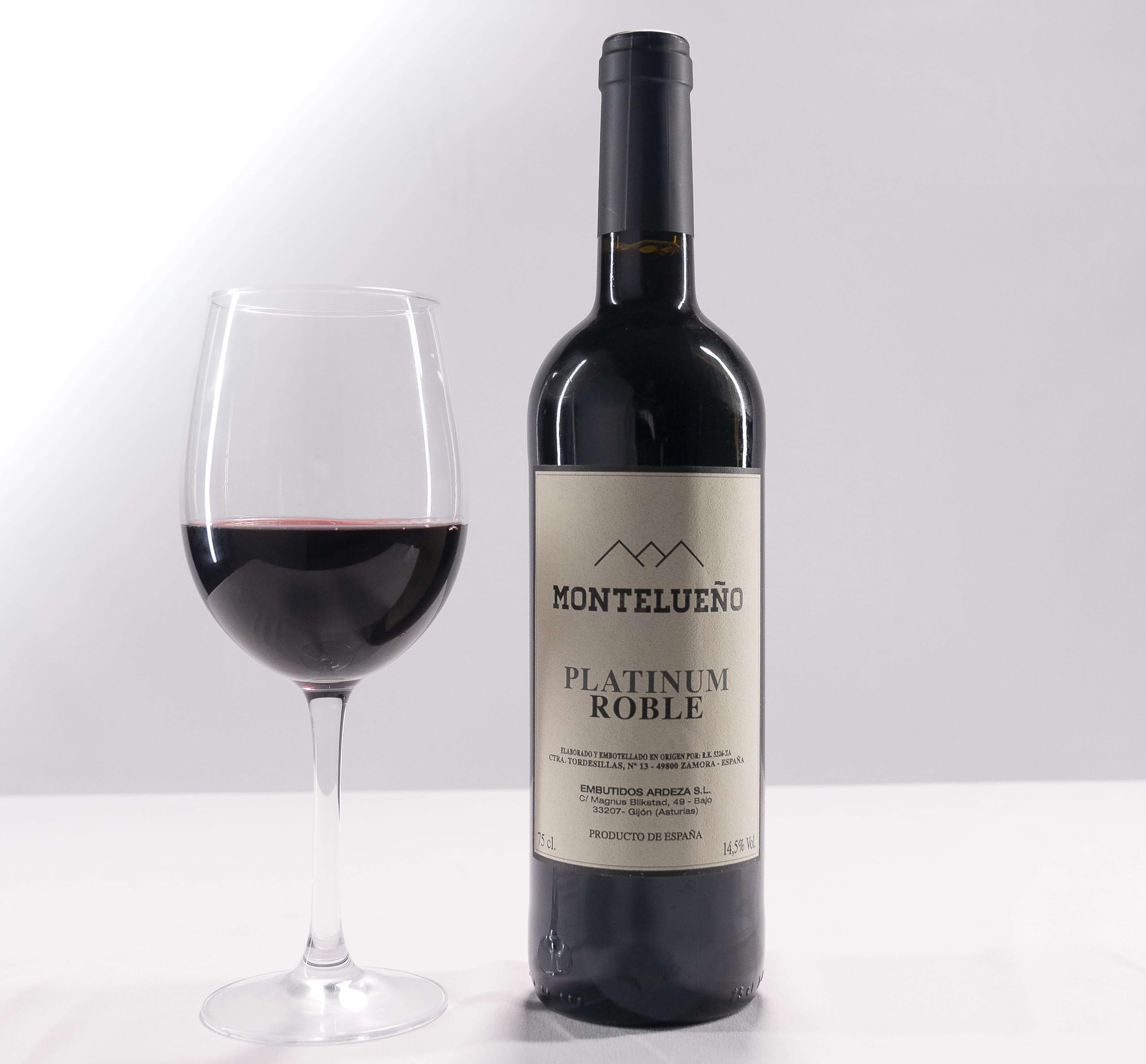 MONTELUEÑO | Cesta Gourmet Ibérica Plus - Surtido de embutidos ibéricos naturales con Chorizo, Salchichón, Jamón, Cecina, Quesos, Vino, Aceite OVE, Picos. Ideal para picoteo, regalo, cesta navidad.