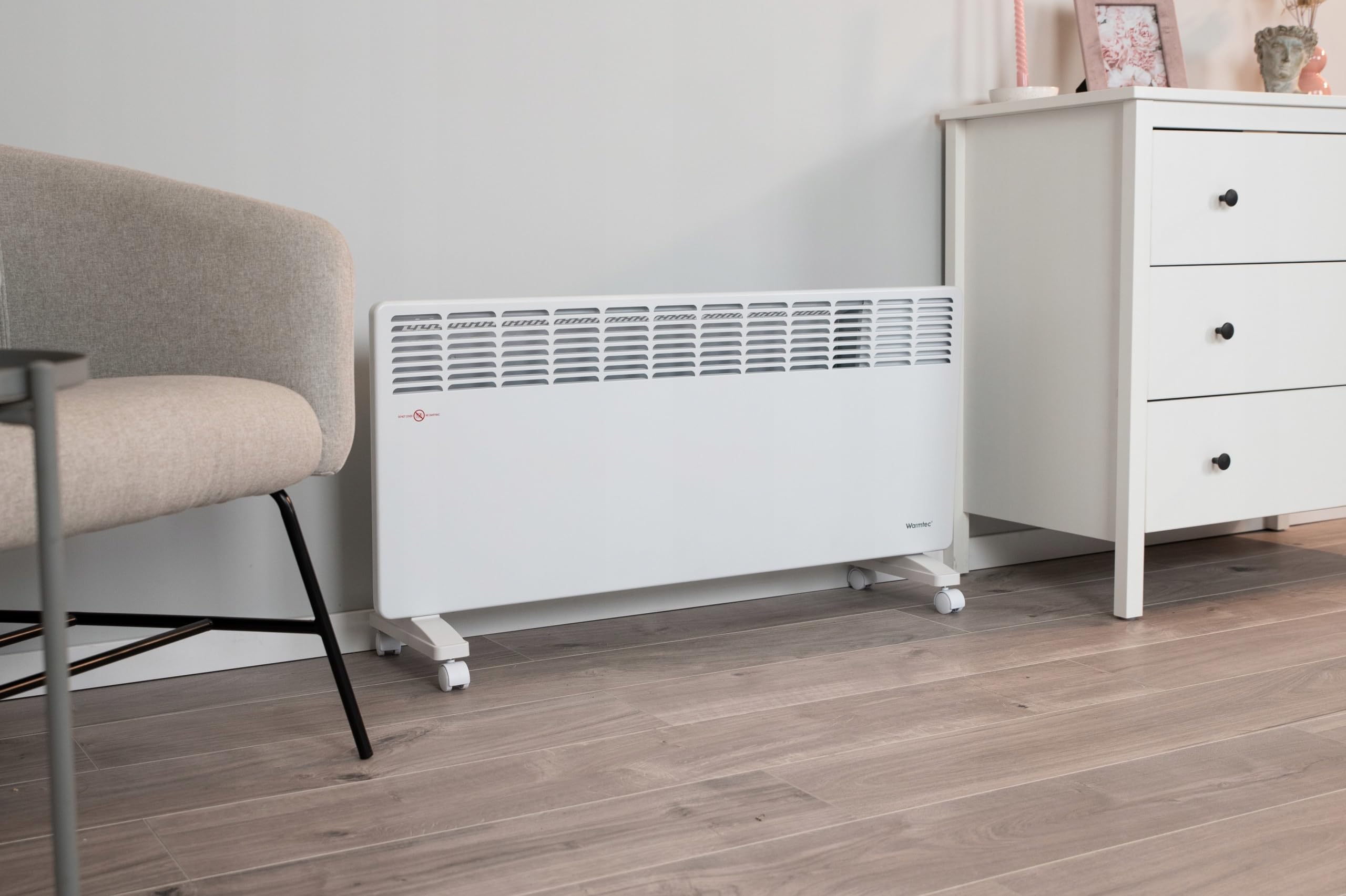 WARMTEC Convector Radiador Eléctrico 2500 W | Calefactor con control WiFi, pantalla LCD y clase de protección IP24 | Radiador Bajo Consumo de pie o de pared | Blanco