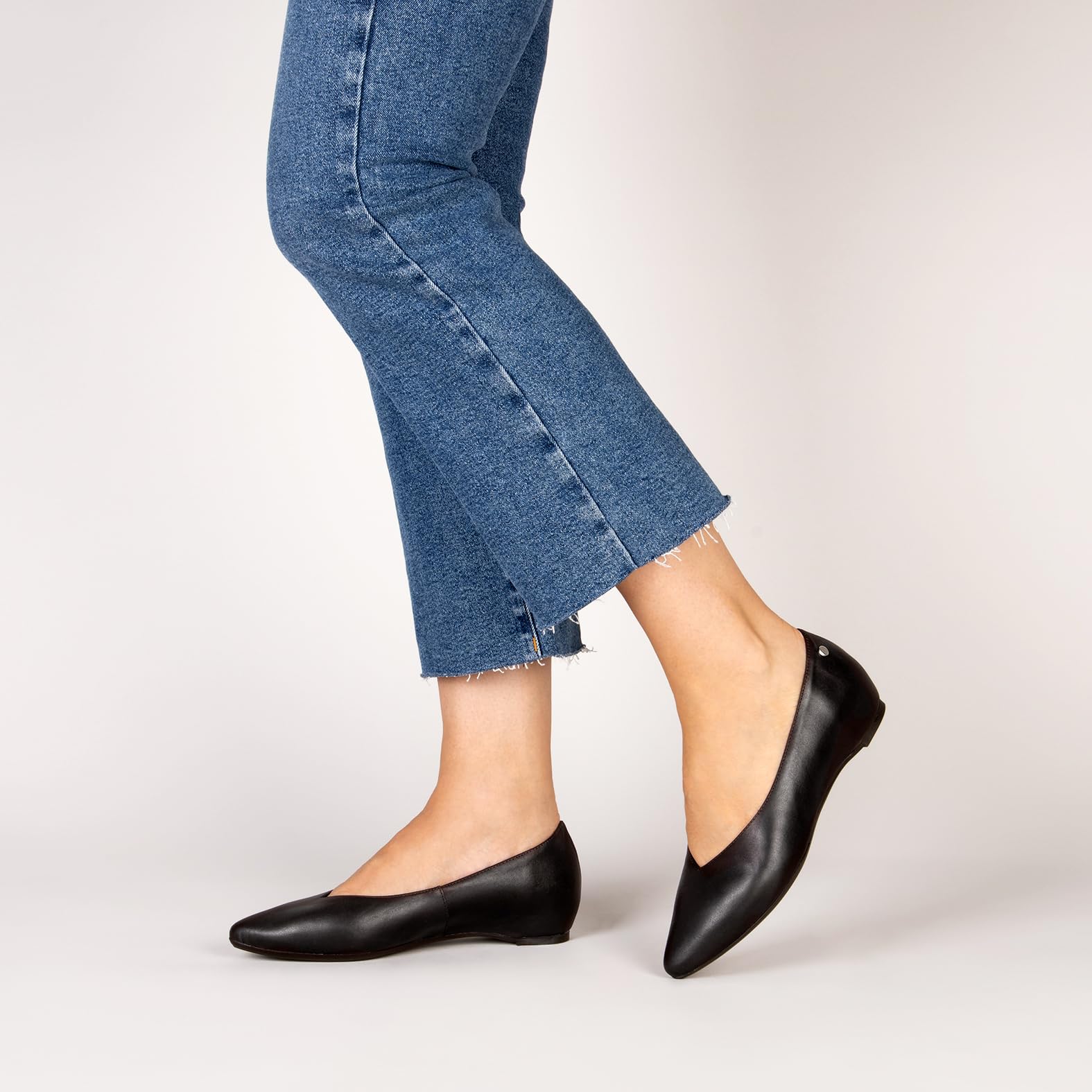 miMaO. Zapatos cómodos con cuña Interna y Plantilla de Gel para Mujer. Calzado de Piel. Hecho en España