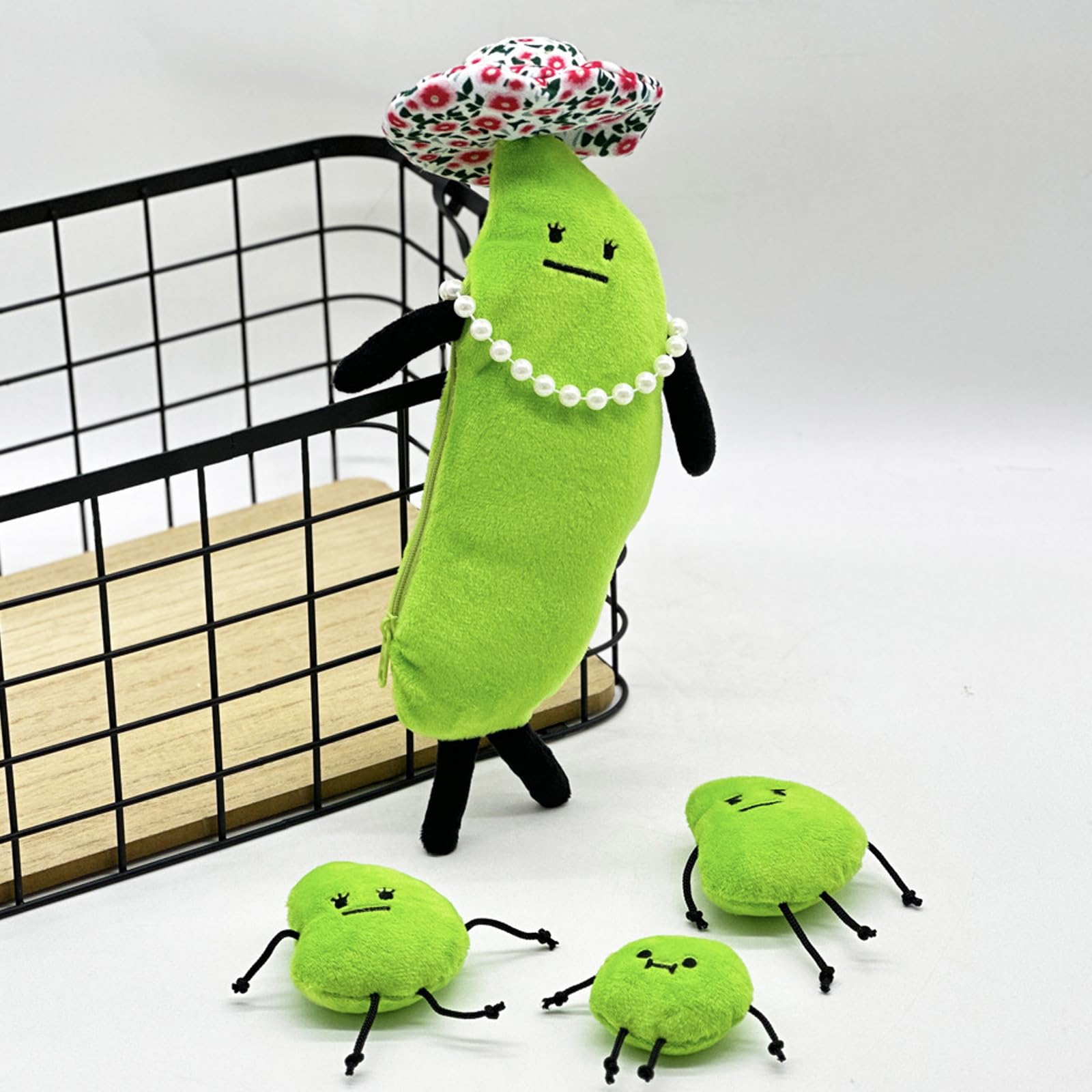 Amazon.co.jp: えだまめ夫人とおまめたち ぬいぐるみ 31cm 枝豆 
