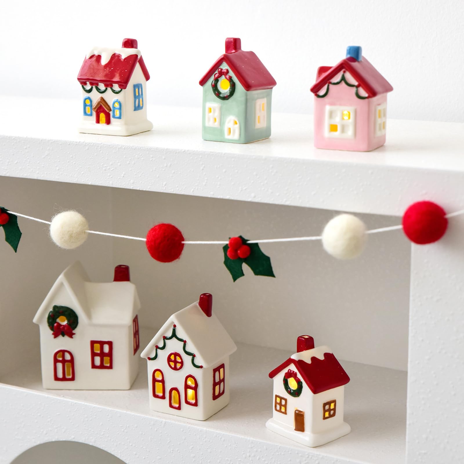 Casa de Navidad de cerámica alimentada por pilas, exhibición en miniatura de pueblo de invierno para decoración de vacaciones, regalo festivo seguro, casa de invierno de cerámica que funciona con