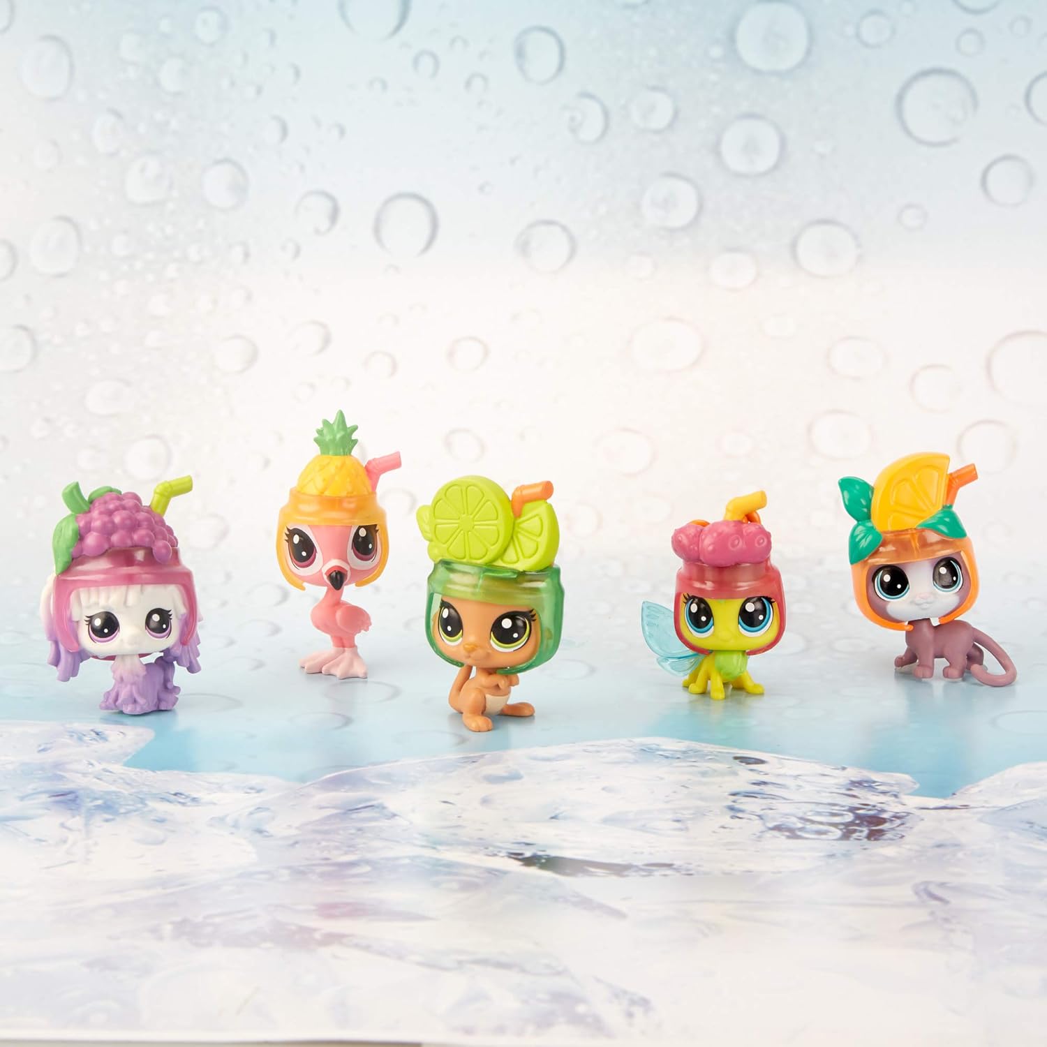 Littlest Pet Shop Cooler Crew Pack, Includes 5 Pets & 5 Accessories
