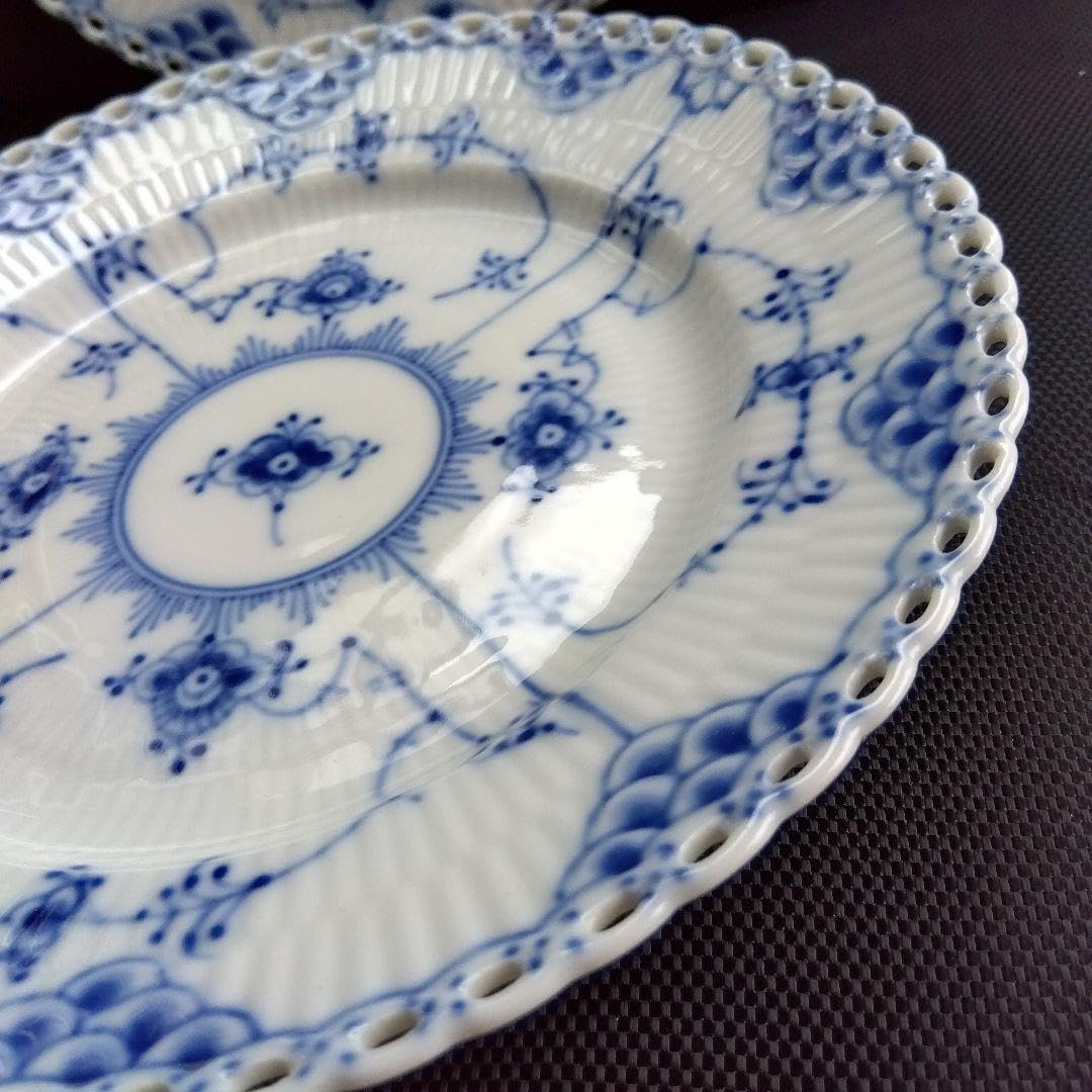 美品　  ブルーフルーテッドフルレース　ペア Amazon.co.jp: ロイヤルコペンハーゲン ブルーフルーテッド フルレース