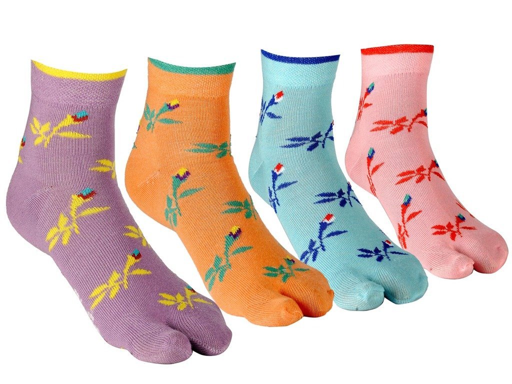 Women's Ankle Length Thumb Socks (Pack of 4)
