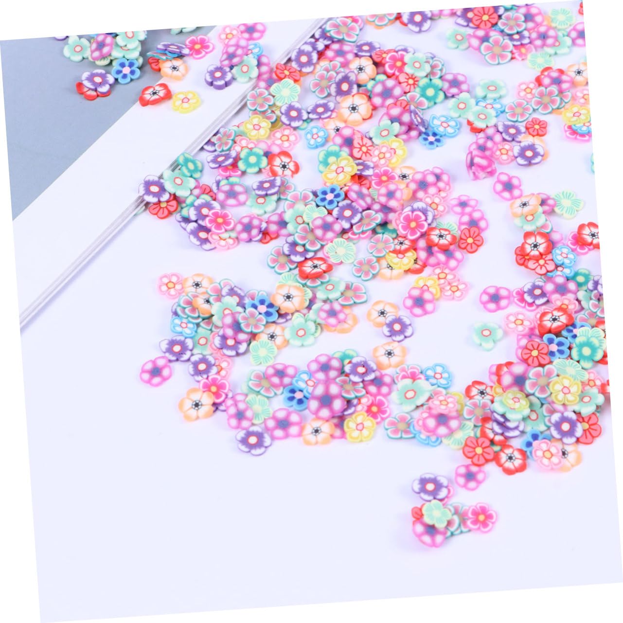 1000Pcs Plum Blossom Polymer Clay Slices Nail Art Decorations DIY Manicure Accessories for Professional and Home Use Nail Beauty Charms Protectors