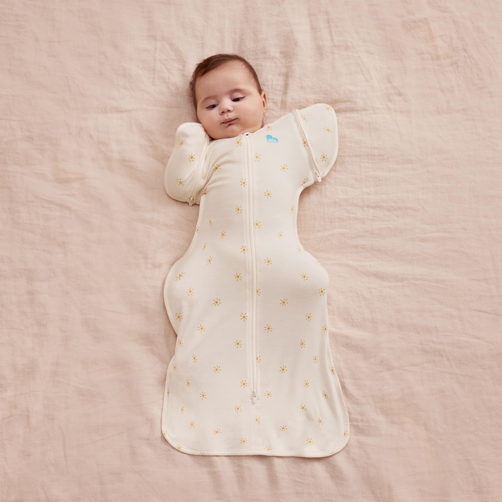 Love To Dream Swaddle Up Transition Bag, Twin Zipper, Arms-Free Baby Sleep Sack with Zip-Off Wings, Lightweight, Hip Healthy, Moderate Ideal Temperatures 24°C & 27°C, Golden, Medium (3-6 Months) 1