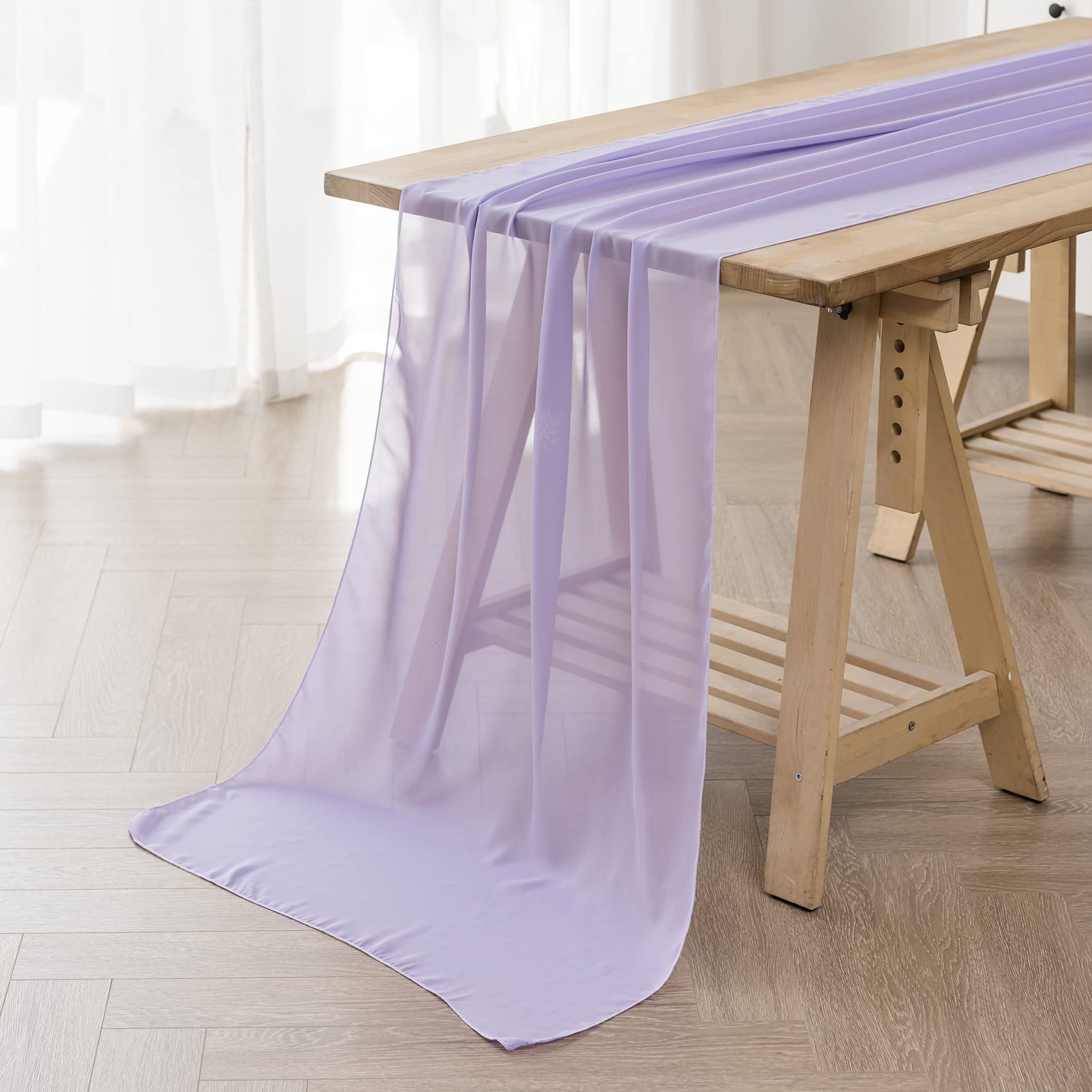 Chemin de table mousseline de soie lavande 274 cm pour baptême et fête