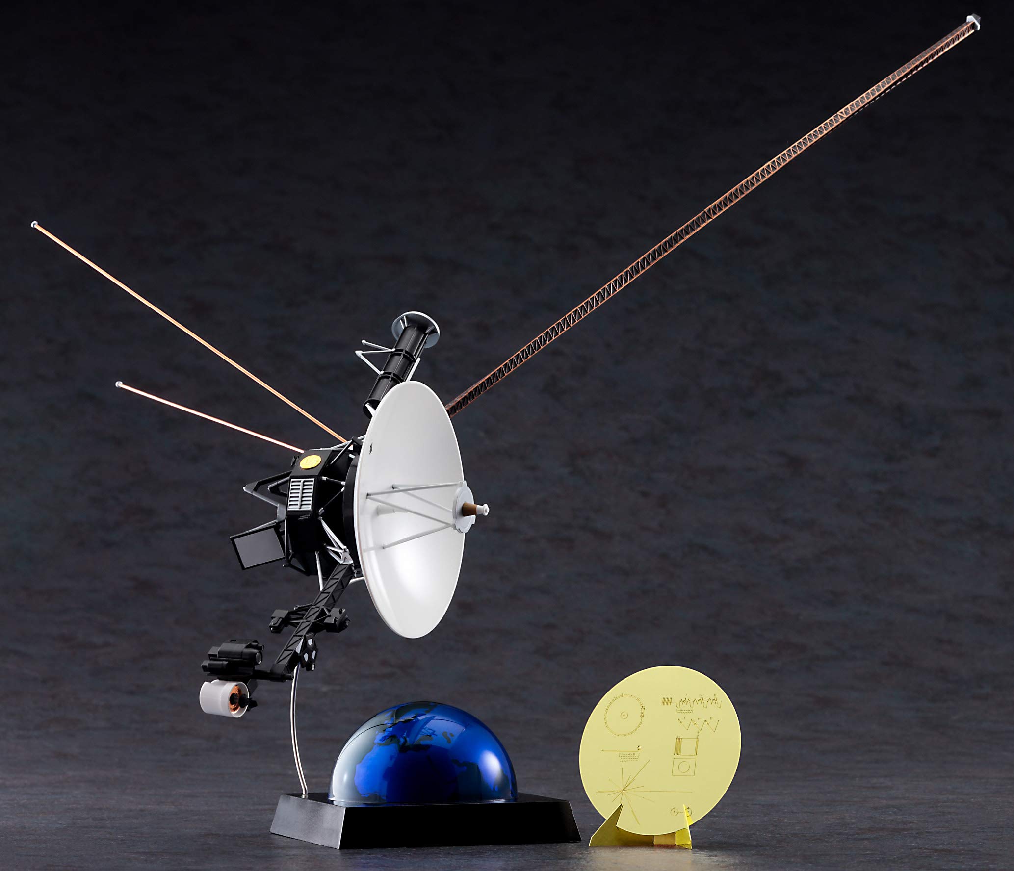 Amazon | ハセガワ 1/48 無人宇宙探査機 ボイジャー w/ゴールデン