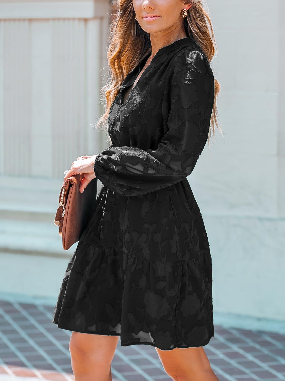 CUPSHE Mini robes d'automne semi-formelles en dentelle à volants pour femme, col en V, manches longues bouffantes, taille élastique