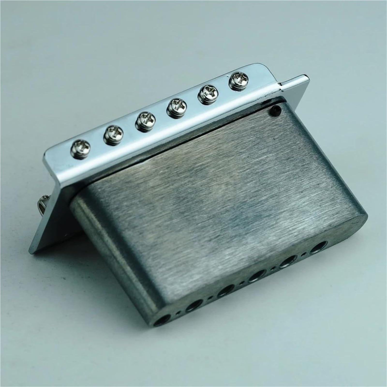Mostek Tremolo Chromowany Srebrny Odległość Strun 10.5mm Do Gitary Elektrycznej ST Mostek Gitary Profesjonalnej